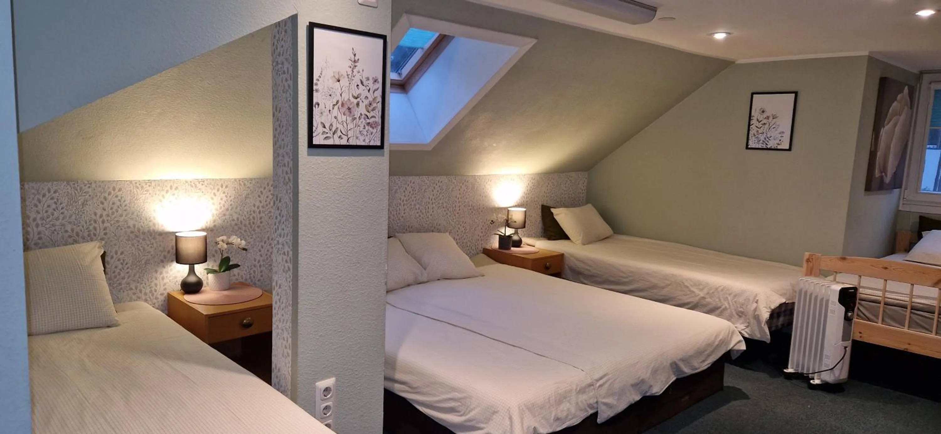 Bed in Freedom65 Hostel and Caravan