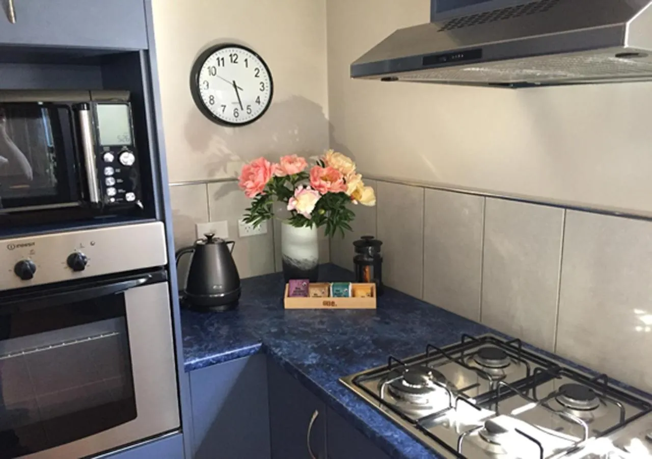 Coffee/tea facilities in Mountain Chalets Motel