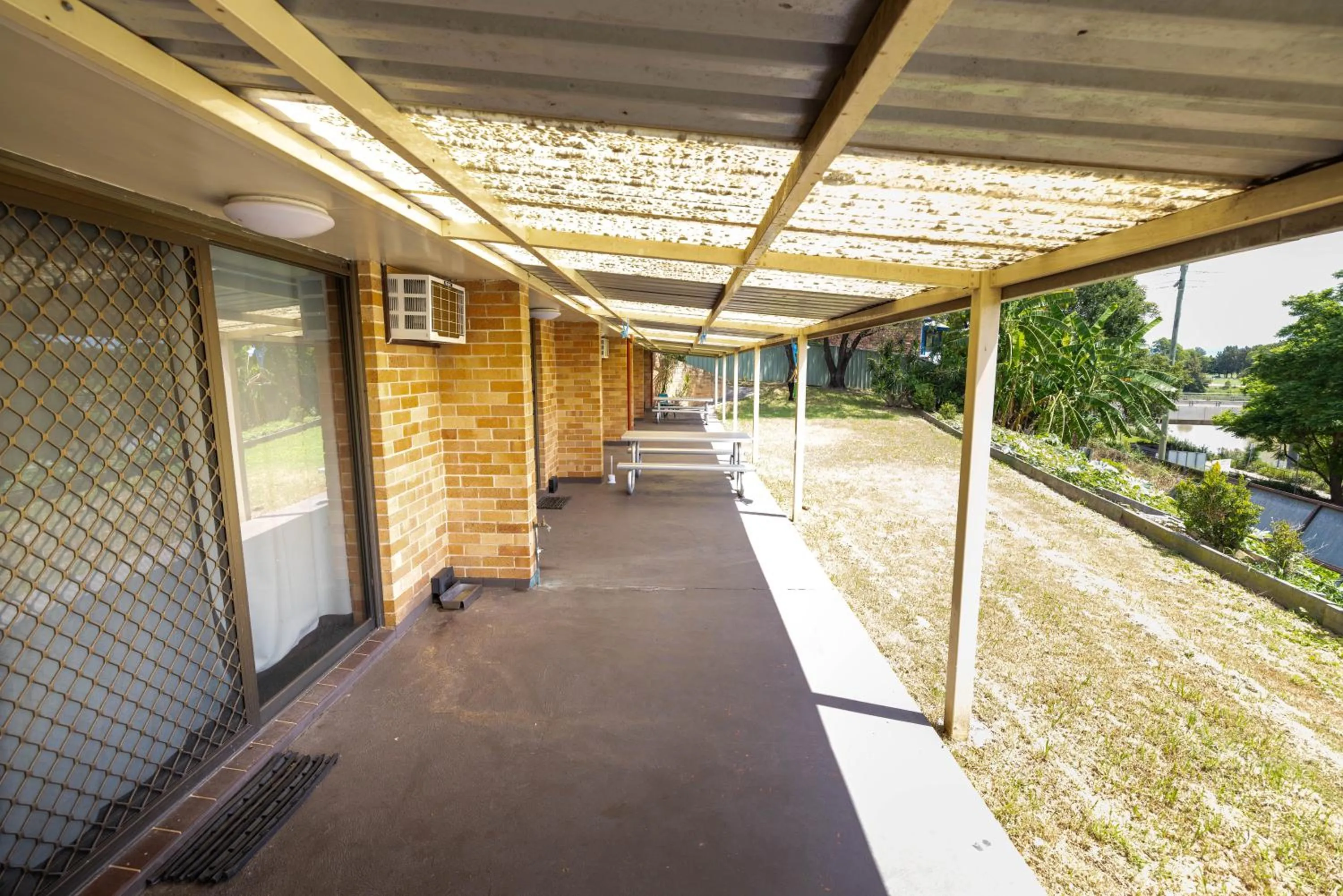 Windsor River View Inn