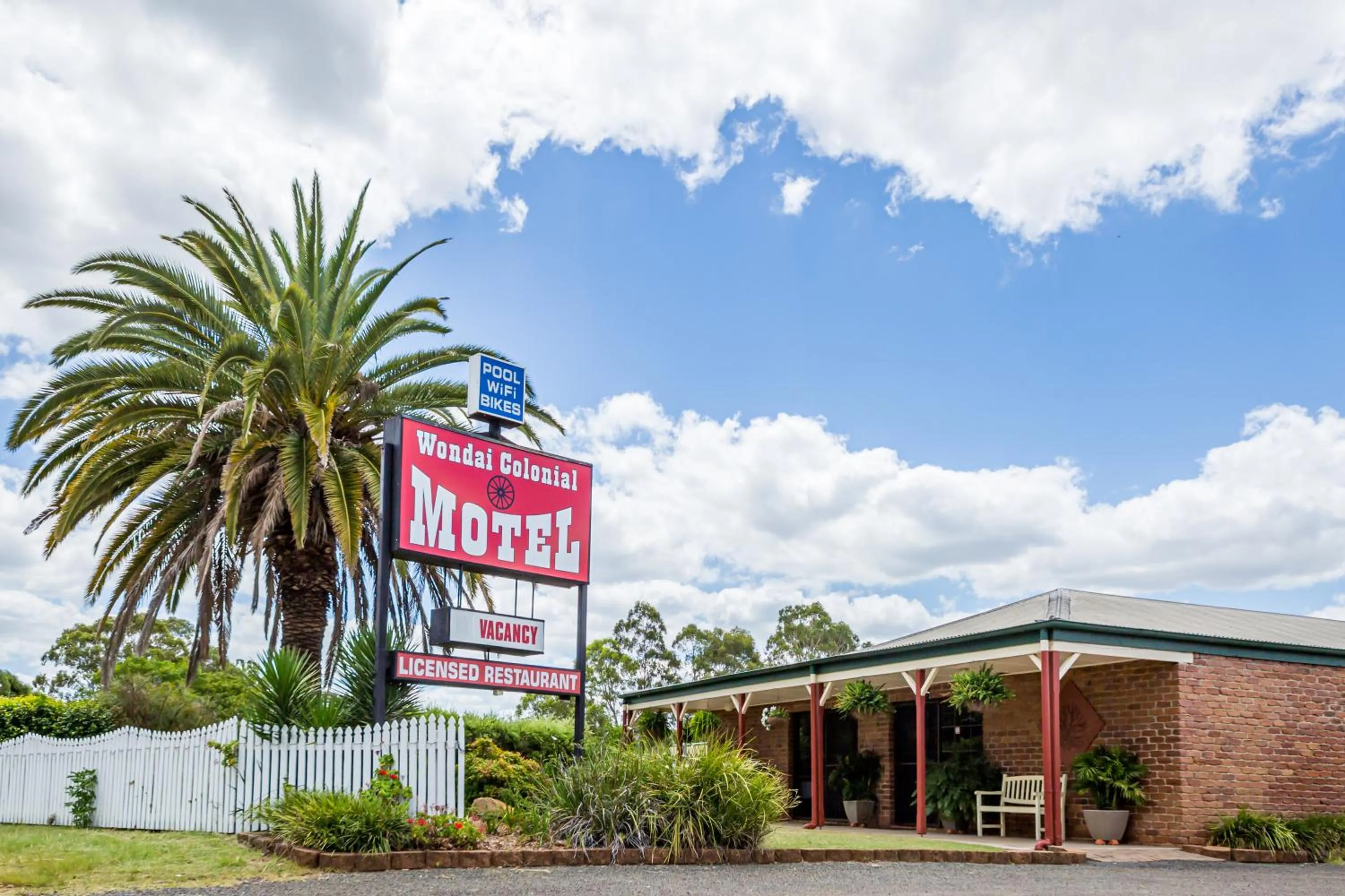 Property building in Wondai Colonial Motel & Ivory's Restaurant