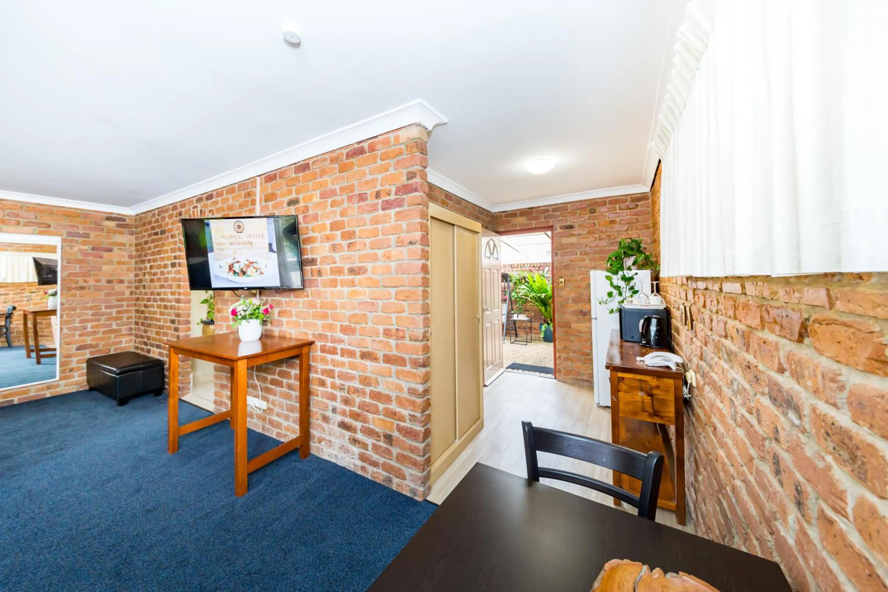 Kitchen or kitchenette in Wondai Colonial Motel & Ivory's Restaurant