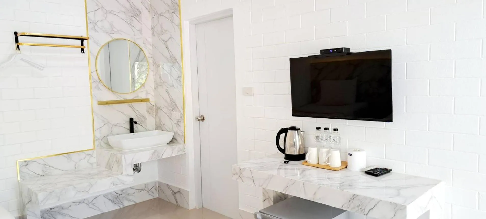 Bed in Saithong Resort