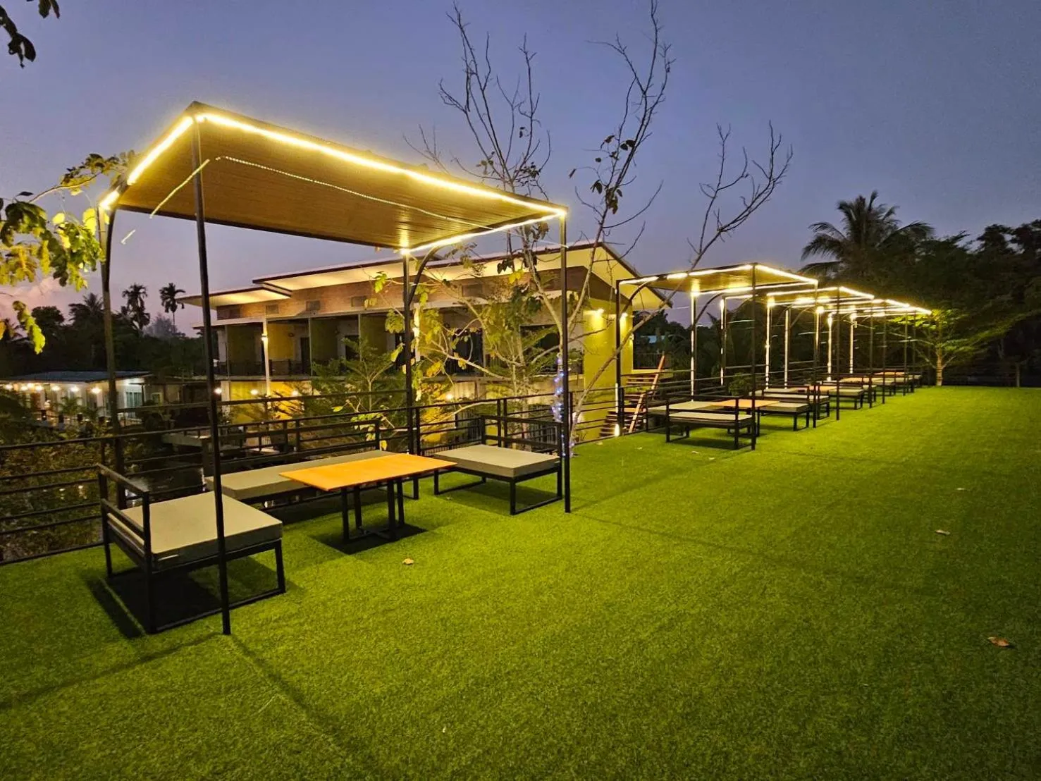 Restaurant/places to eat in Saithong Resort