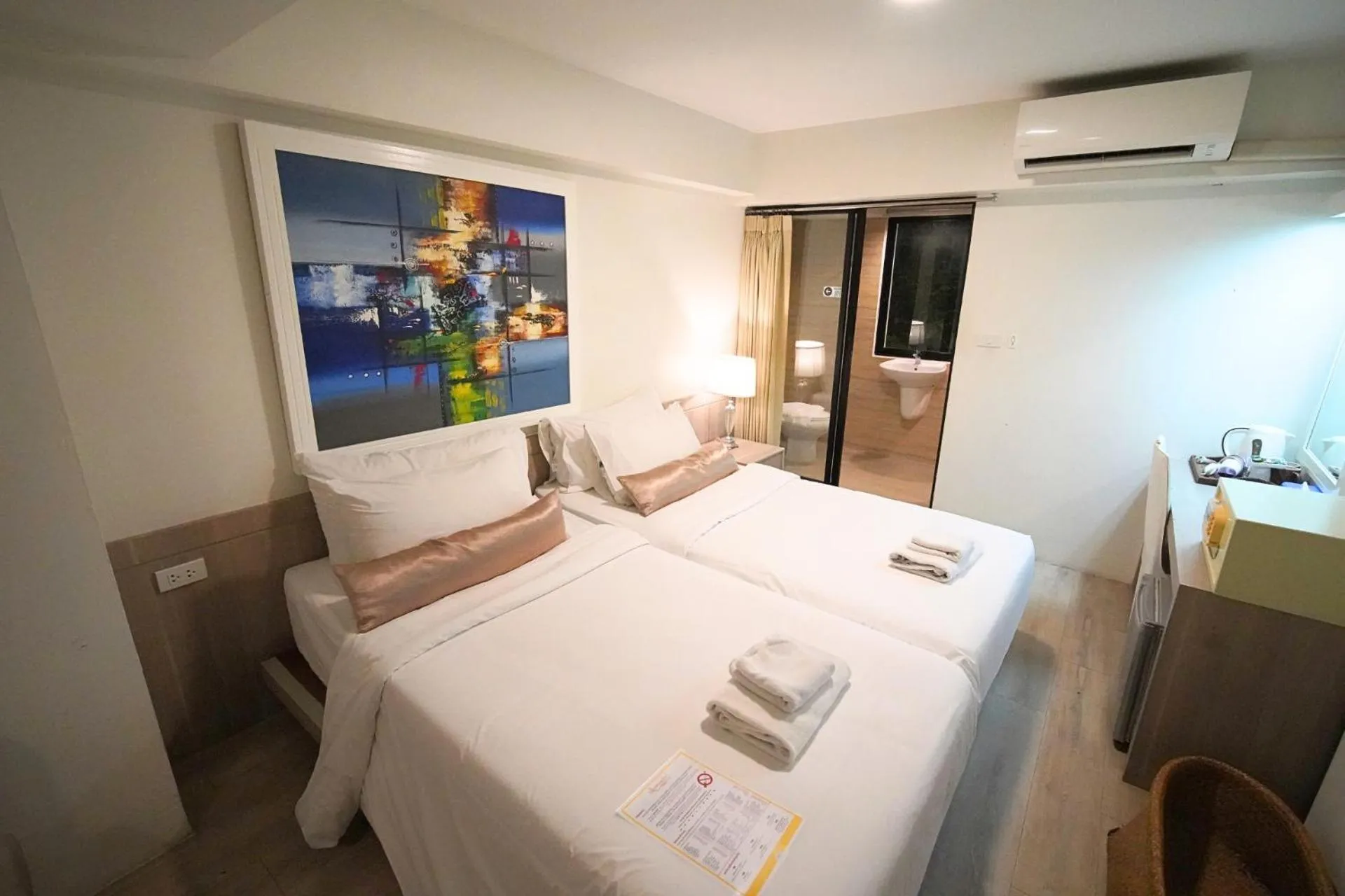 Shower, Bed in Sawasdee House