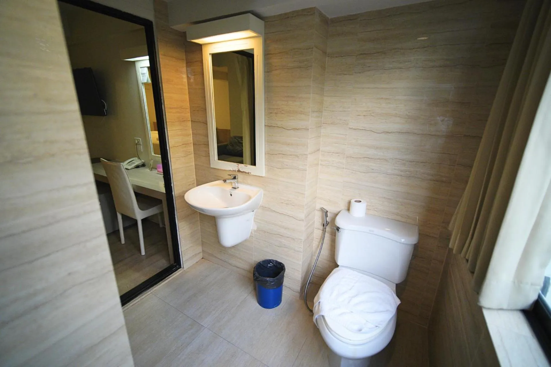 Toilet in Sawasdee House