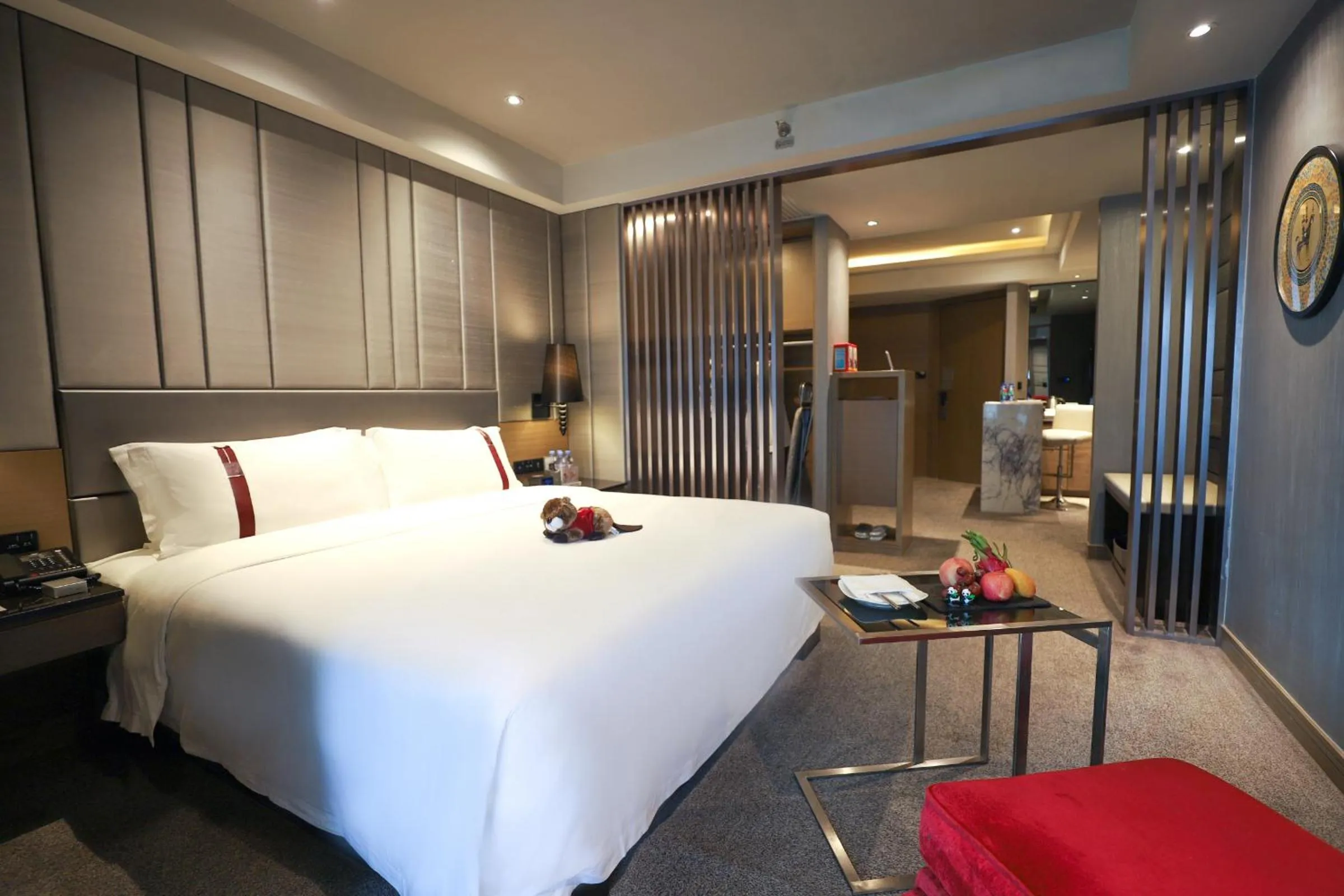 Photo of the whole room, Bed in Rhombus Park Aura Chengdu Hotel