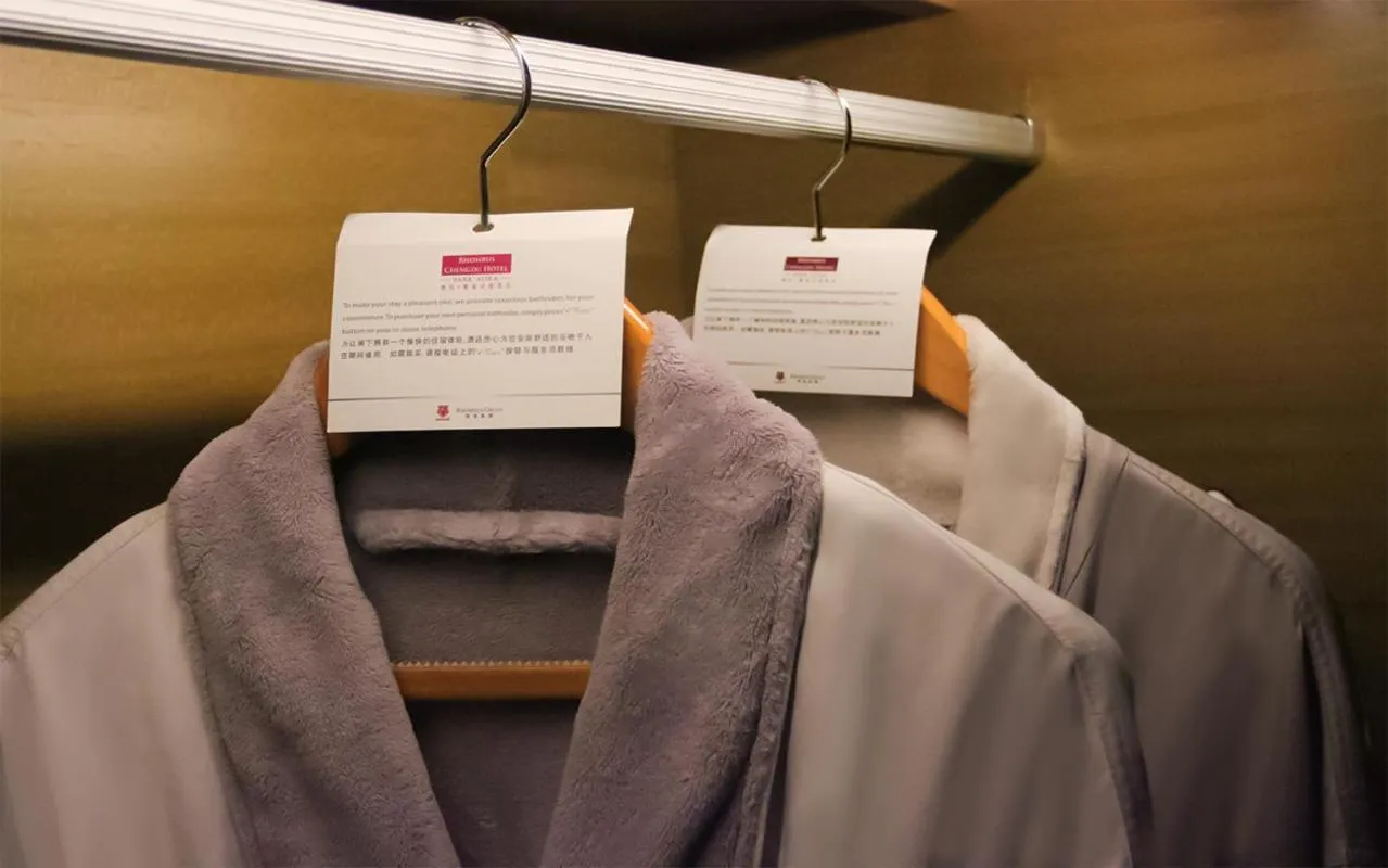 wardrobe in Rhombus Park Aura Chengdu Hotel