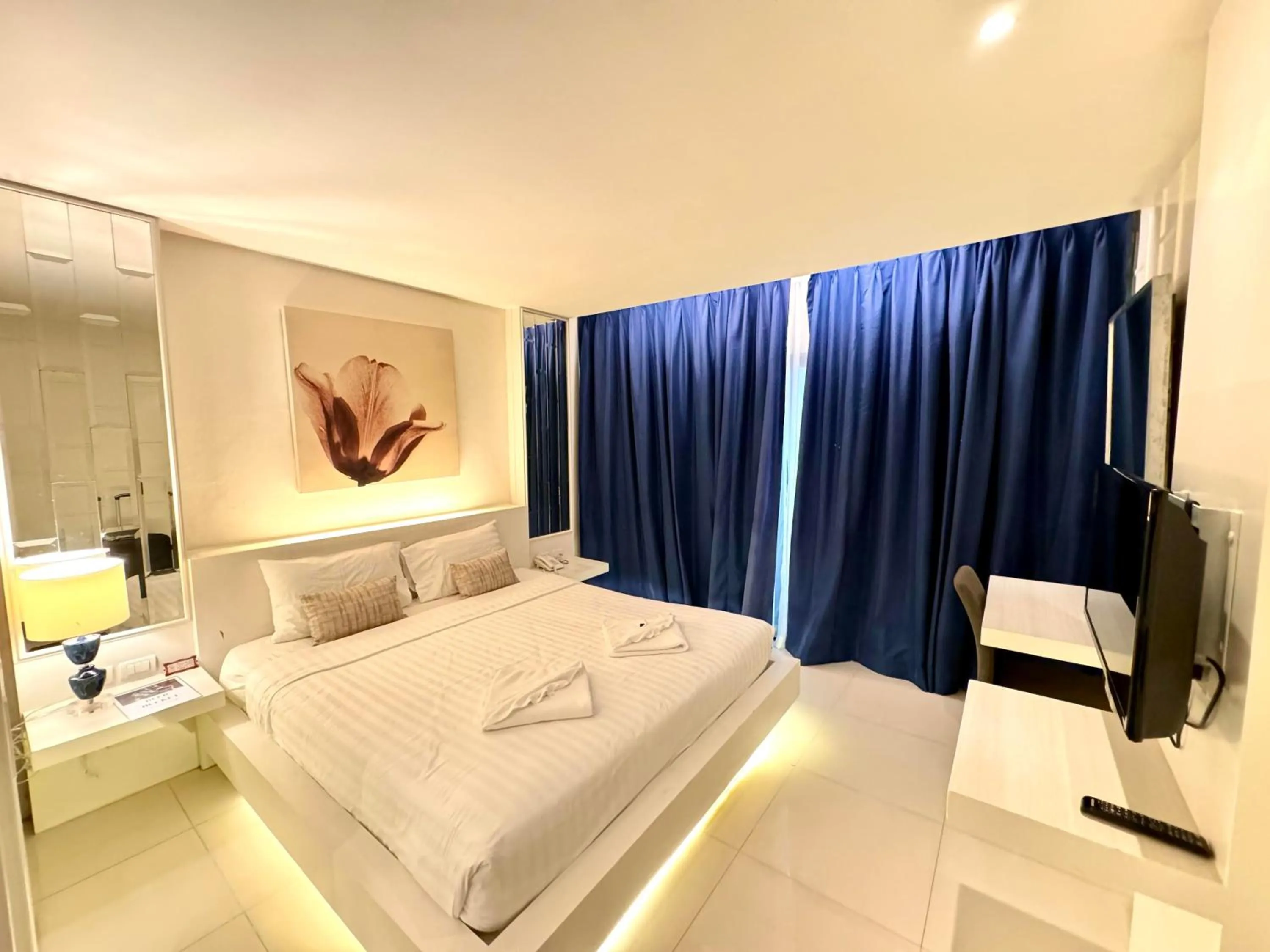 Bedroom, Bed in De Cozé Hotel