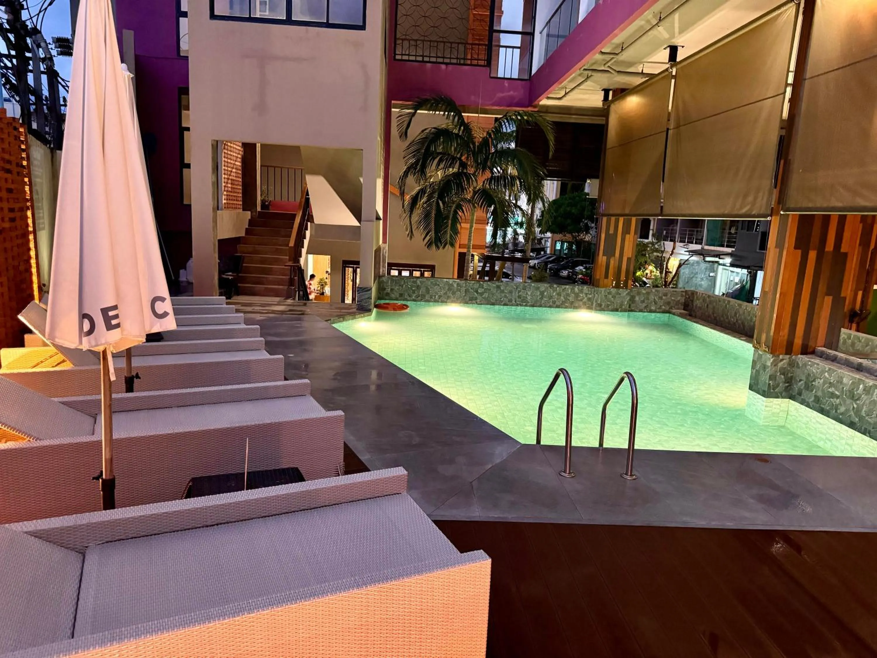 Swimming pool in De Cozé Hotel