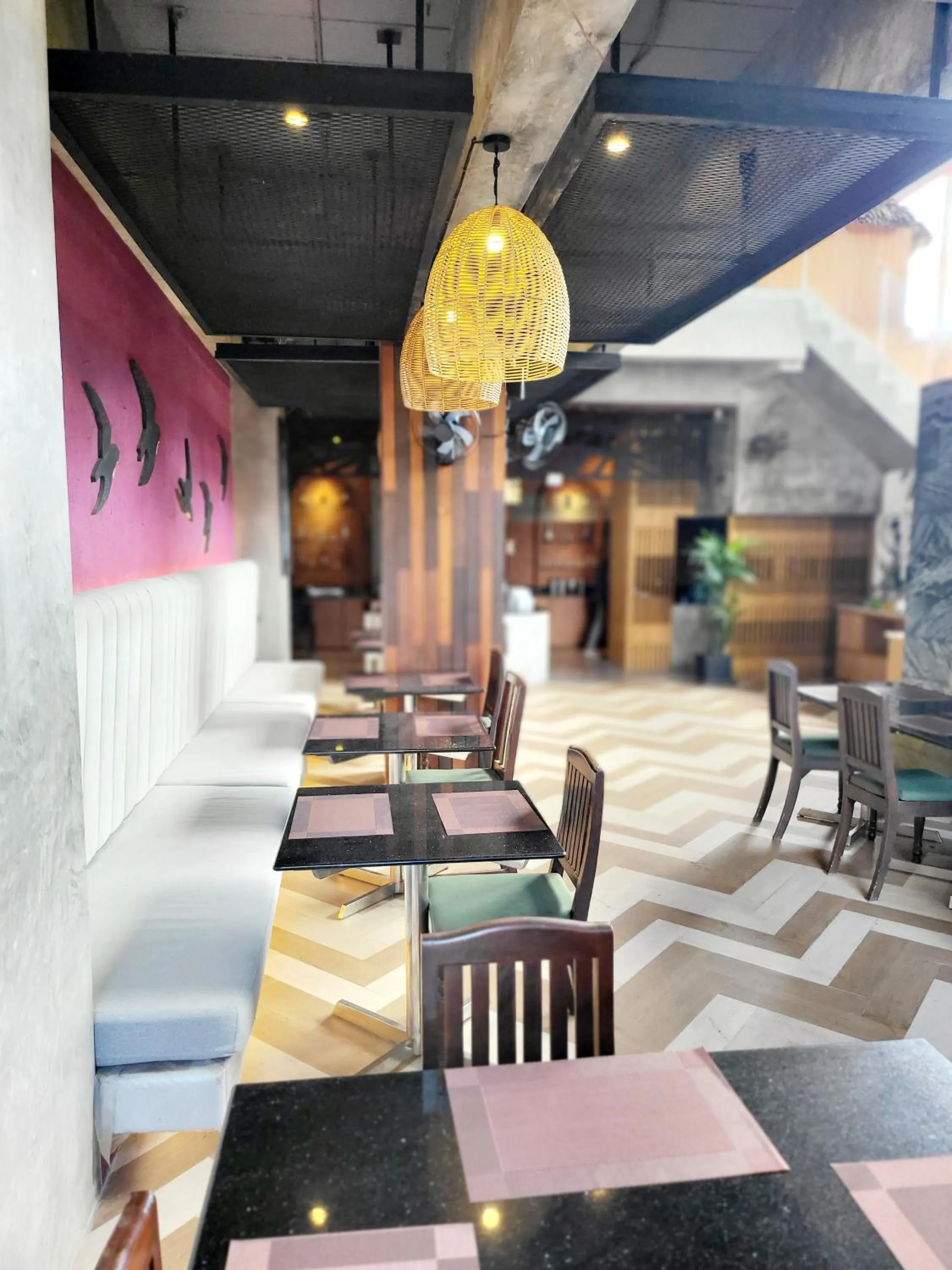 Restaurant/places to eat in De Cozé Hotel