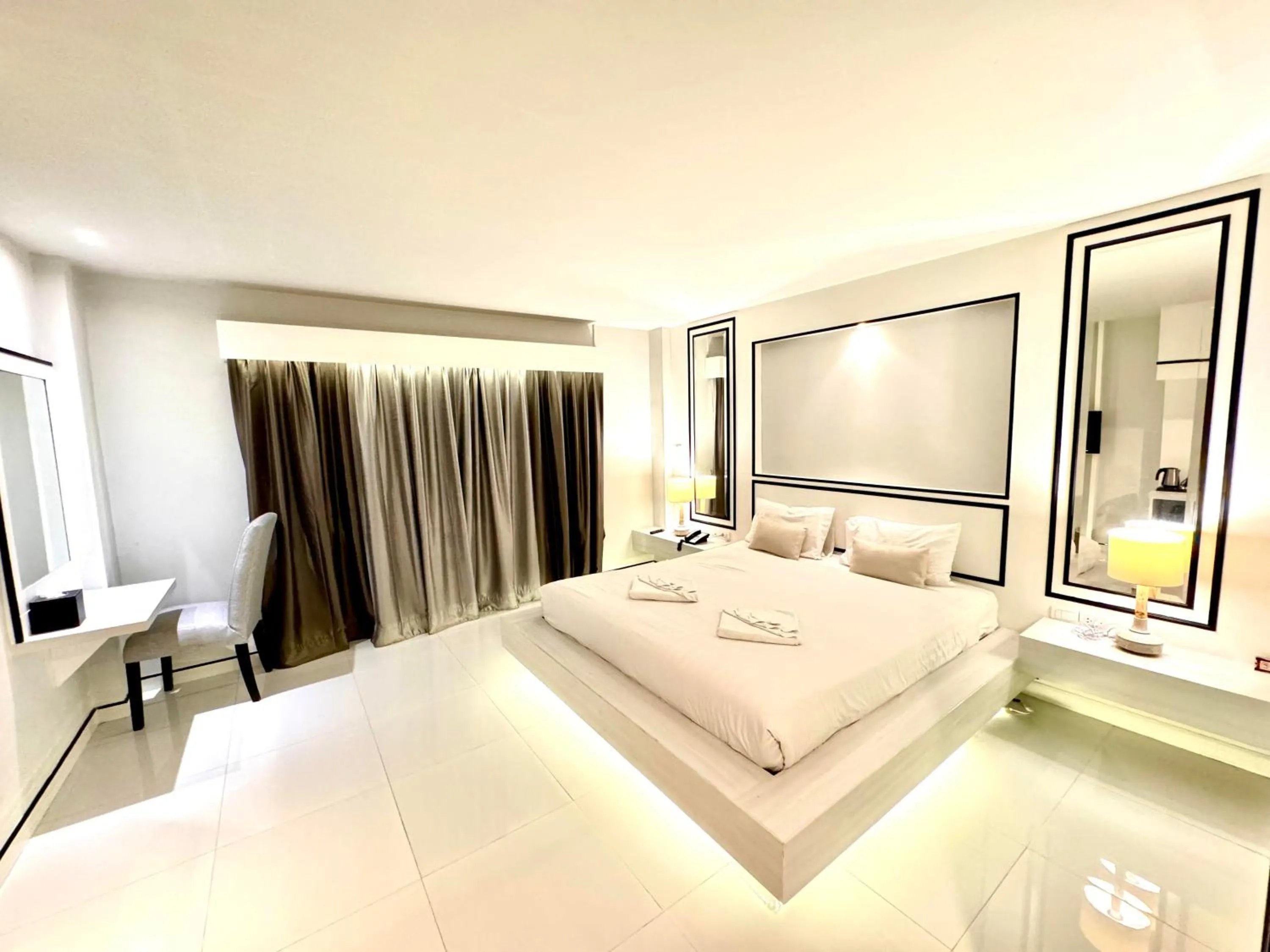 Bedroom, Bed in De Cozé Hotel