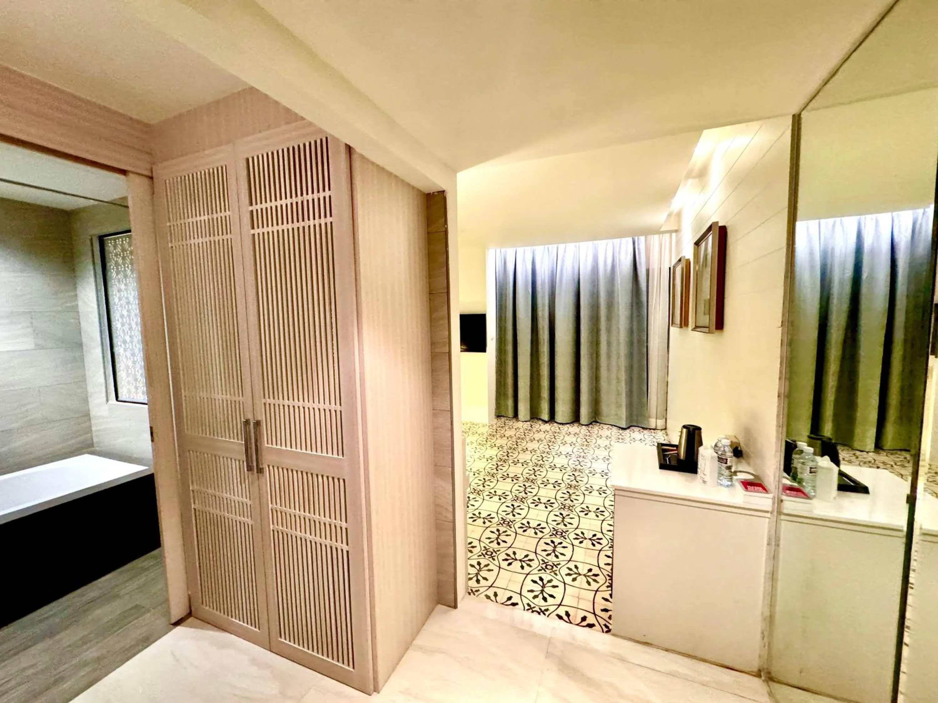 Bedroom, Bed in De Cozé Hotel