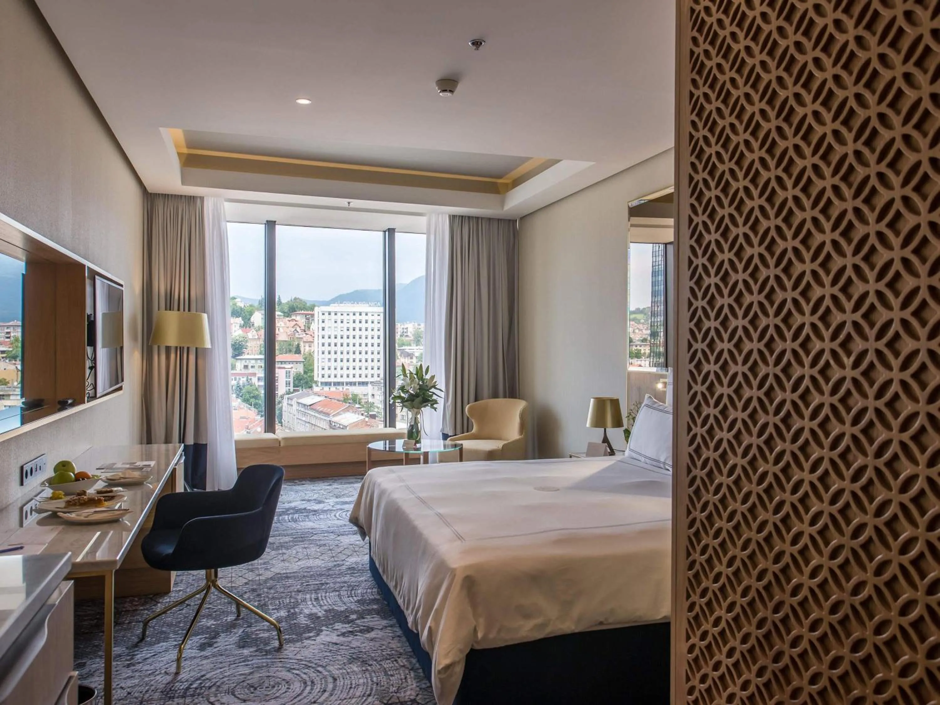 Bedroom, Bed in Swissotel Sarajevo