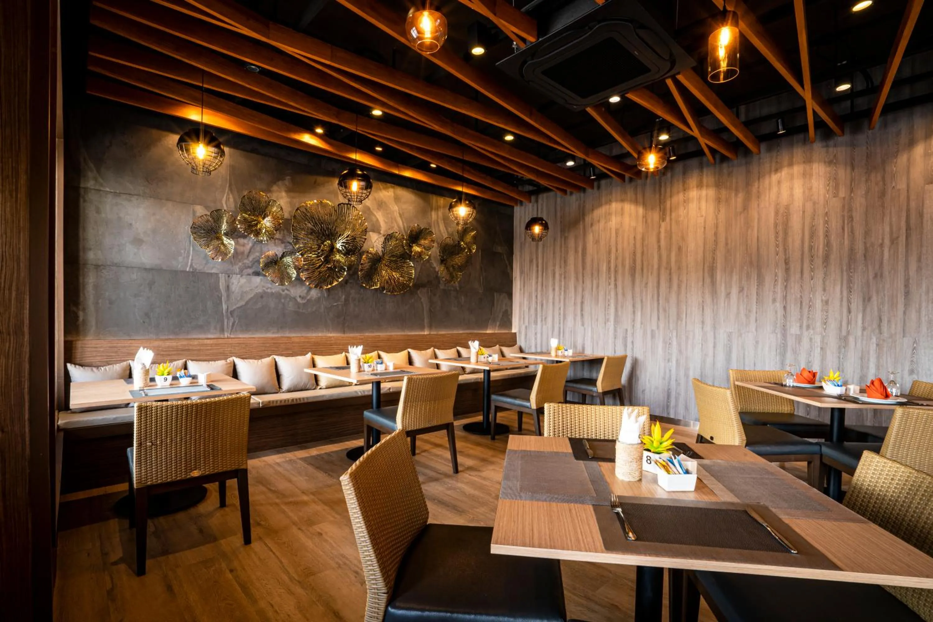 Restaurant/places to eat in G Hua Hin Resort & Mall