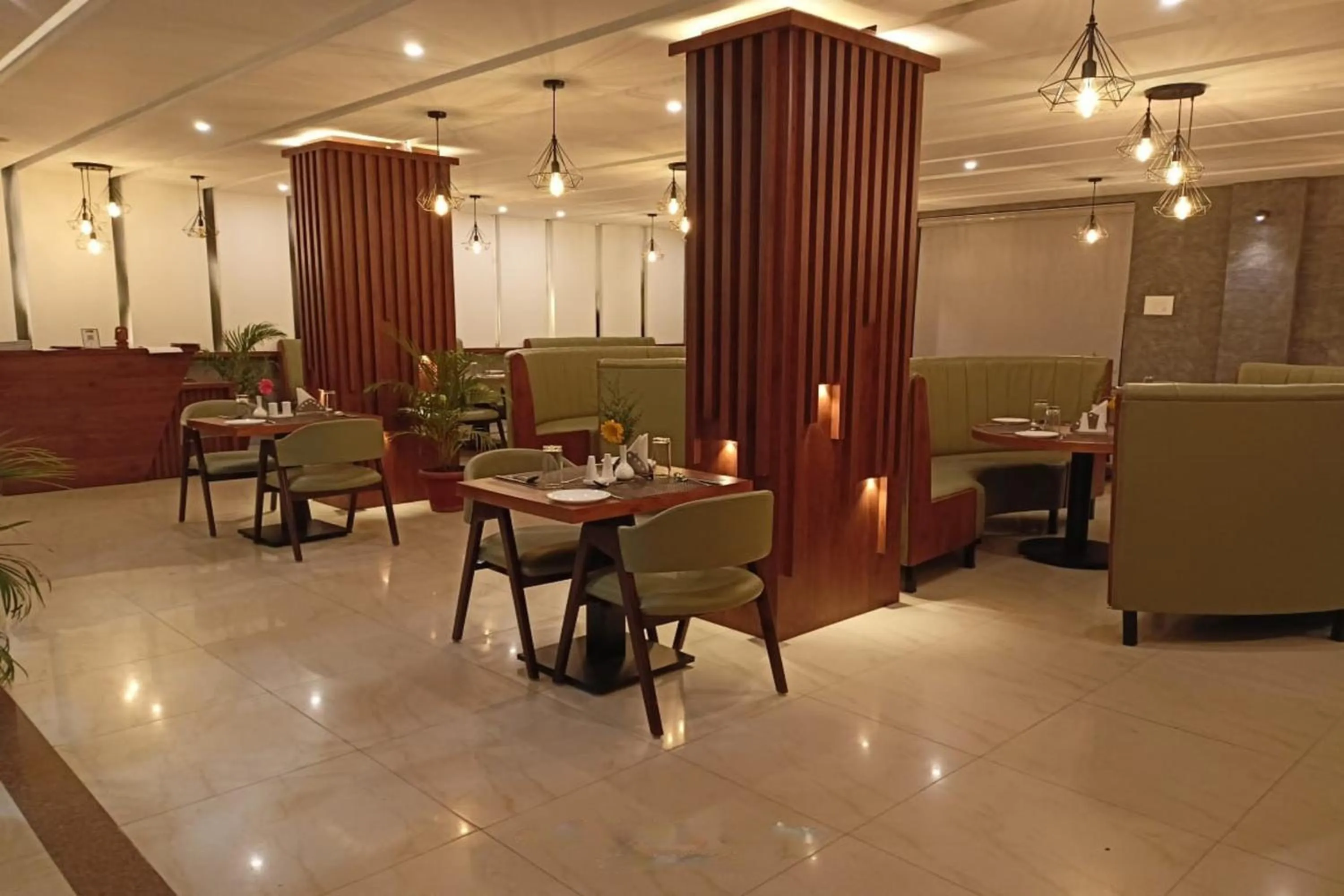 Restaurant/places to eat in Hotel Preethi Classic Towers