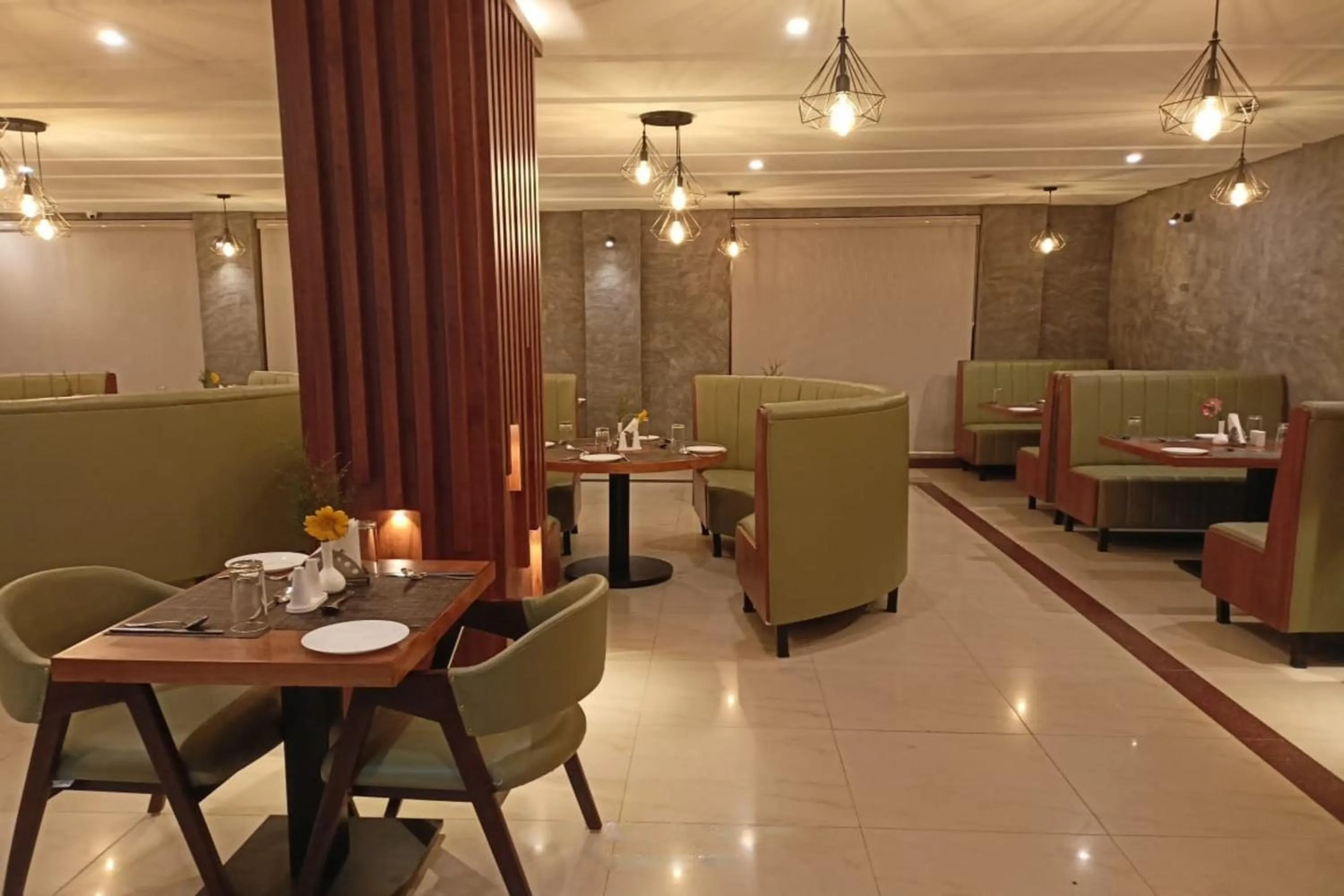 Restaurant/places to eat in Hotel Preethi Classic Towers