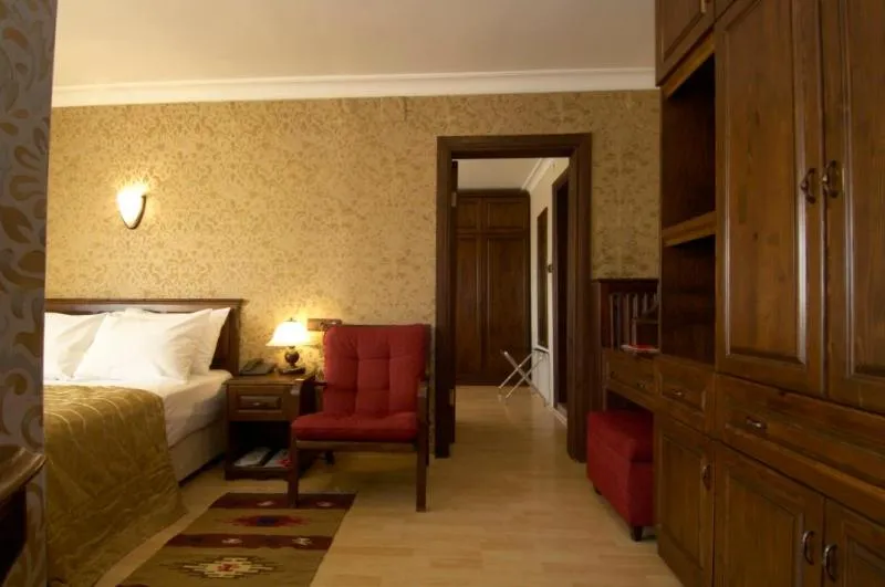 Photo of the whole room, Bed in Soyic Hotel