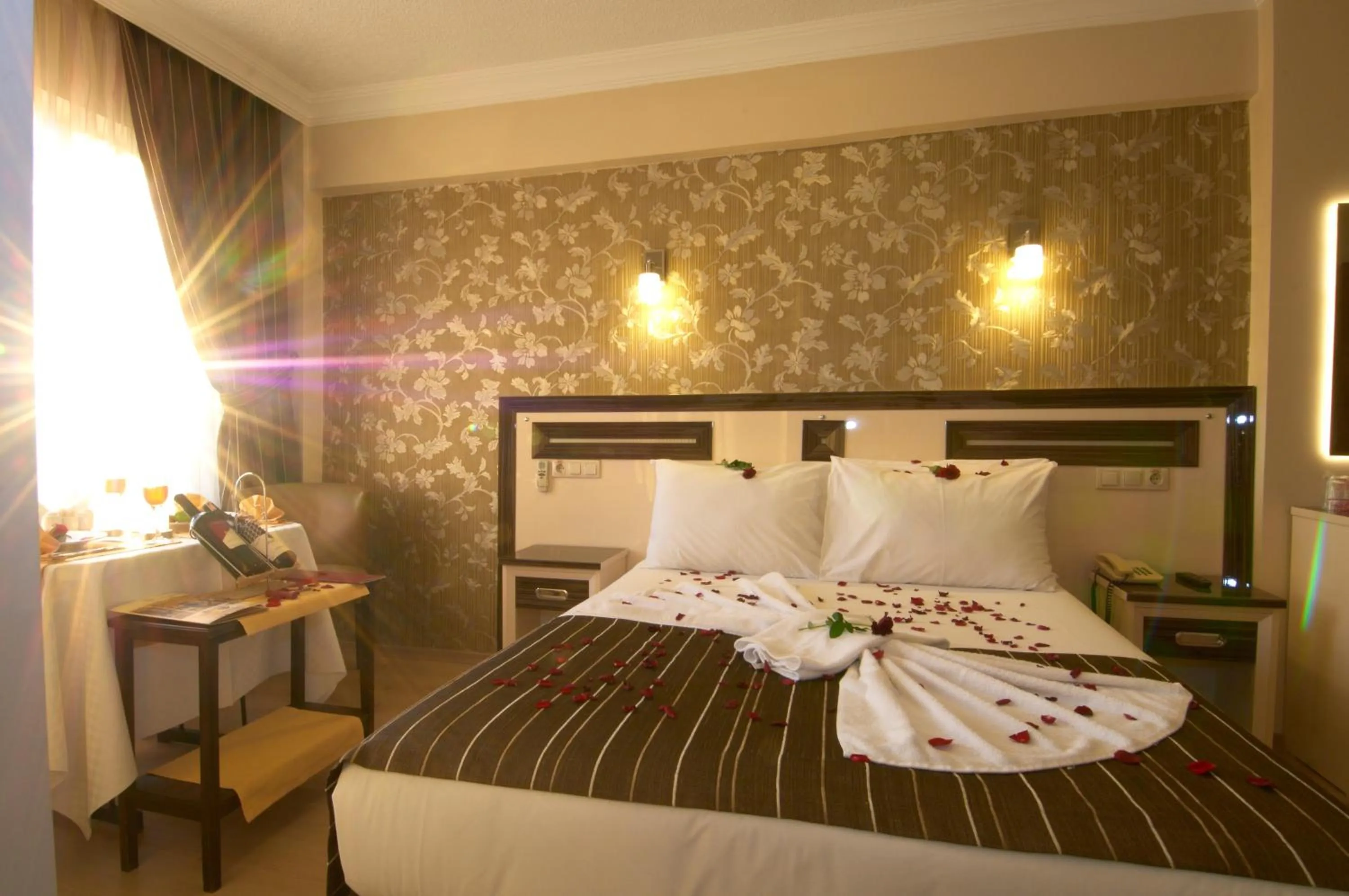 Photo of the whole room, Bed in Soyic Hotel