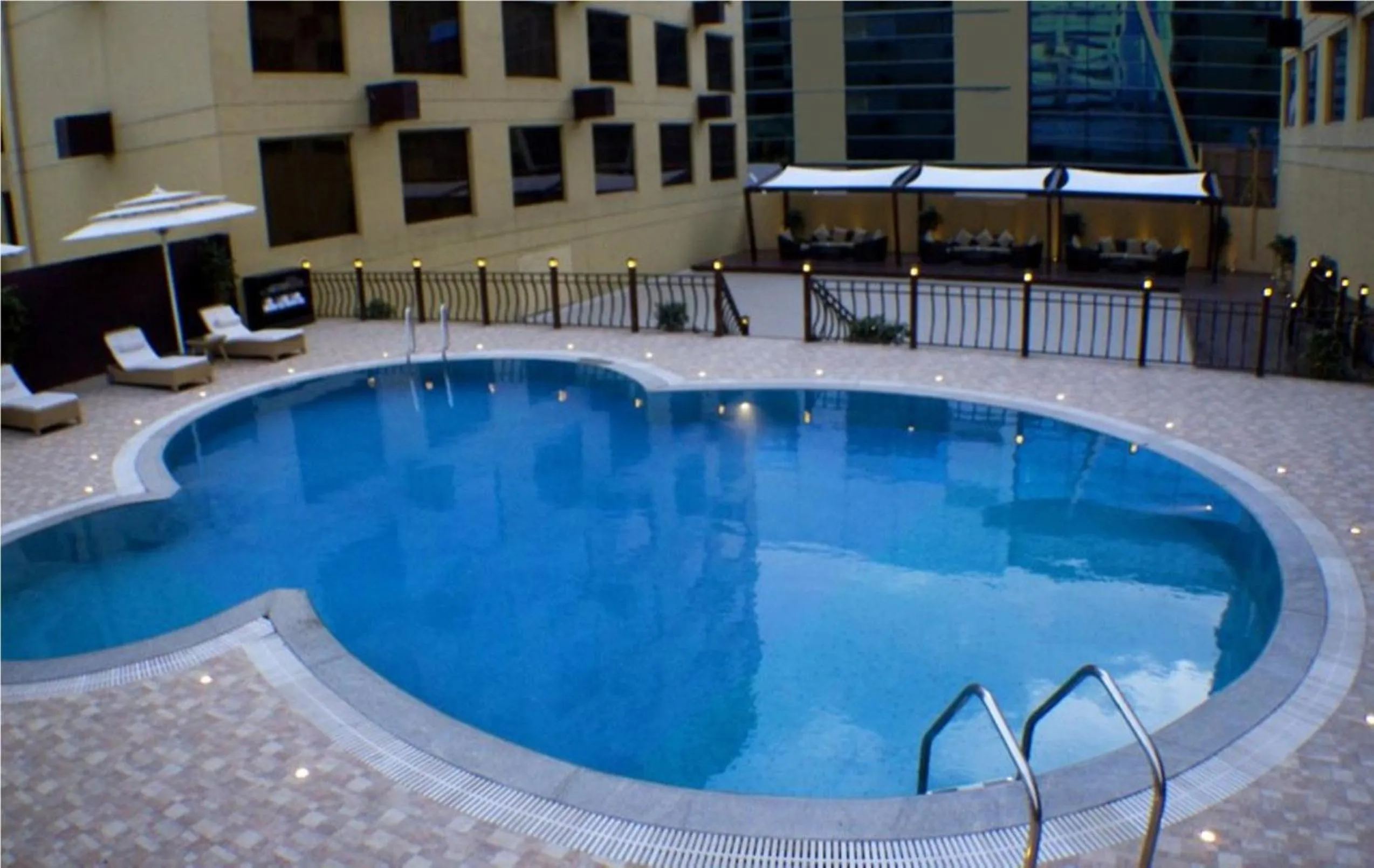 Pool view in Sterlings Mac Hotel