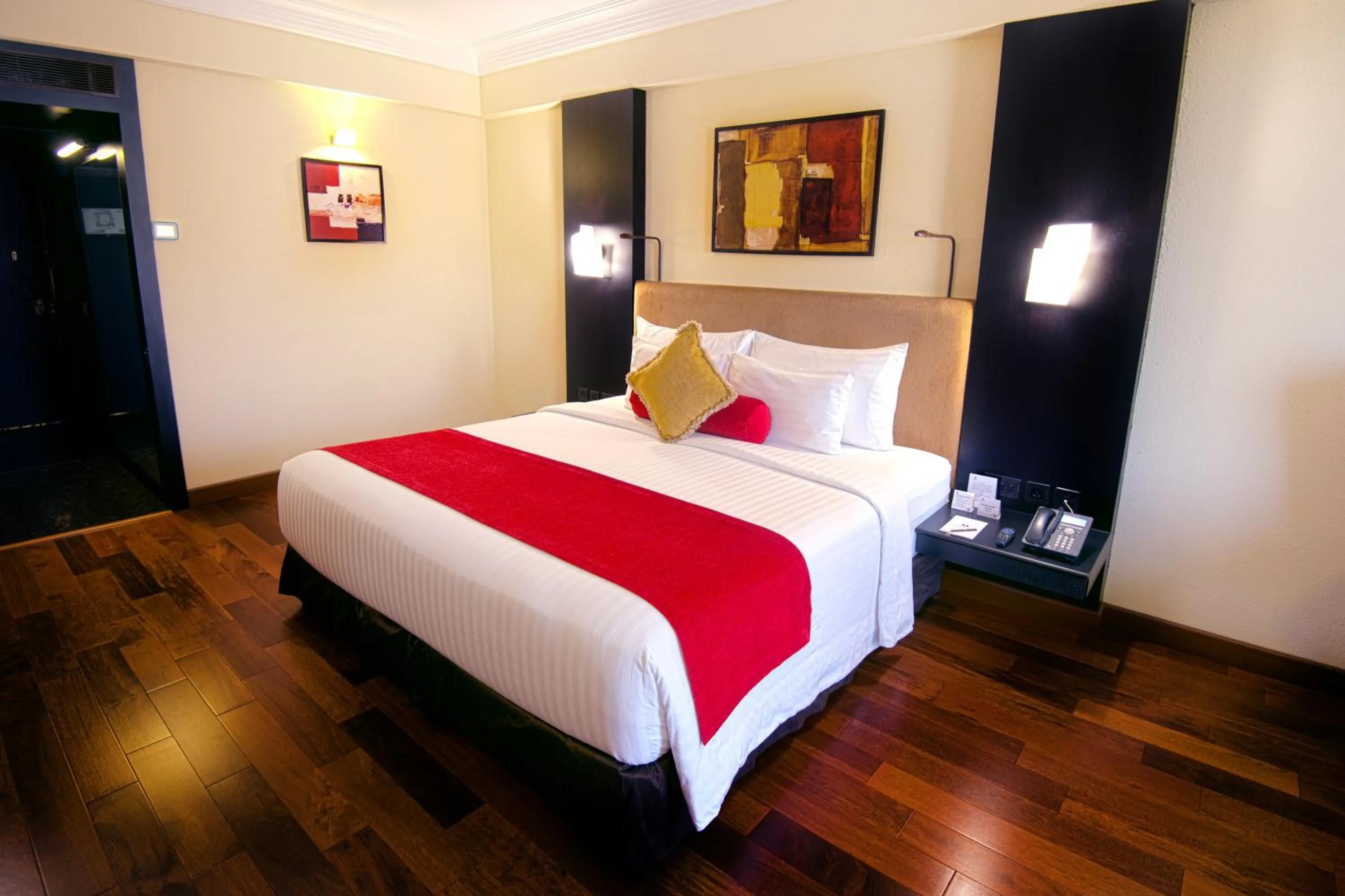 Bed in Sterlings Mac Hotel