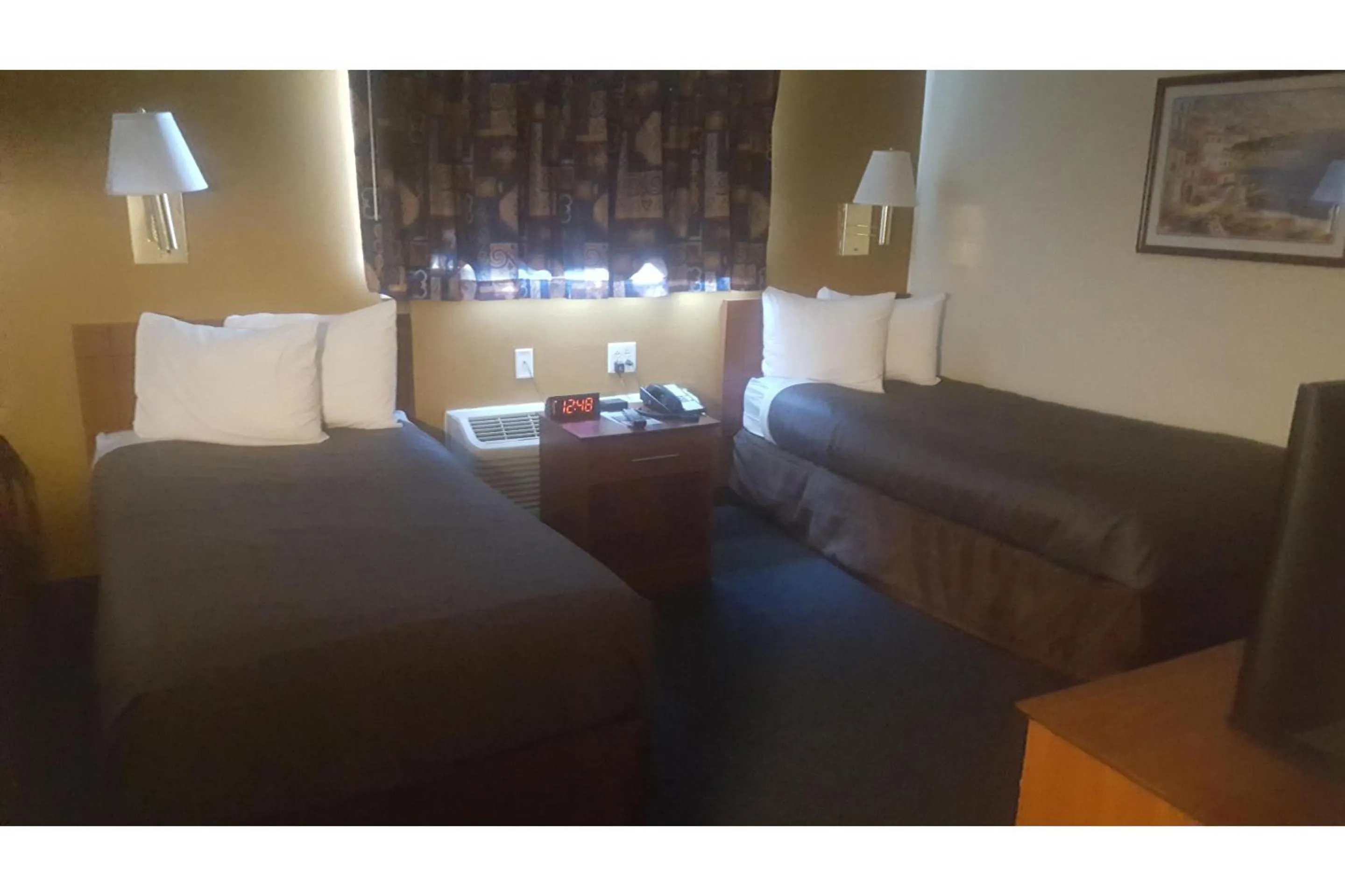 Bedroom in Studio 6-Richmond, VA - I-64 West