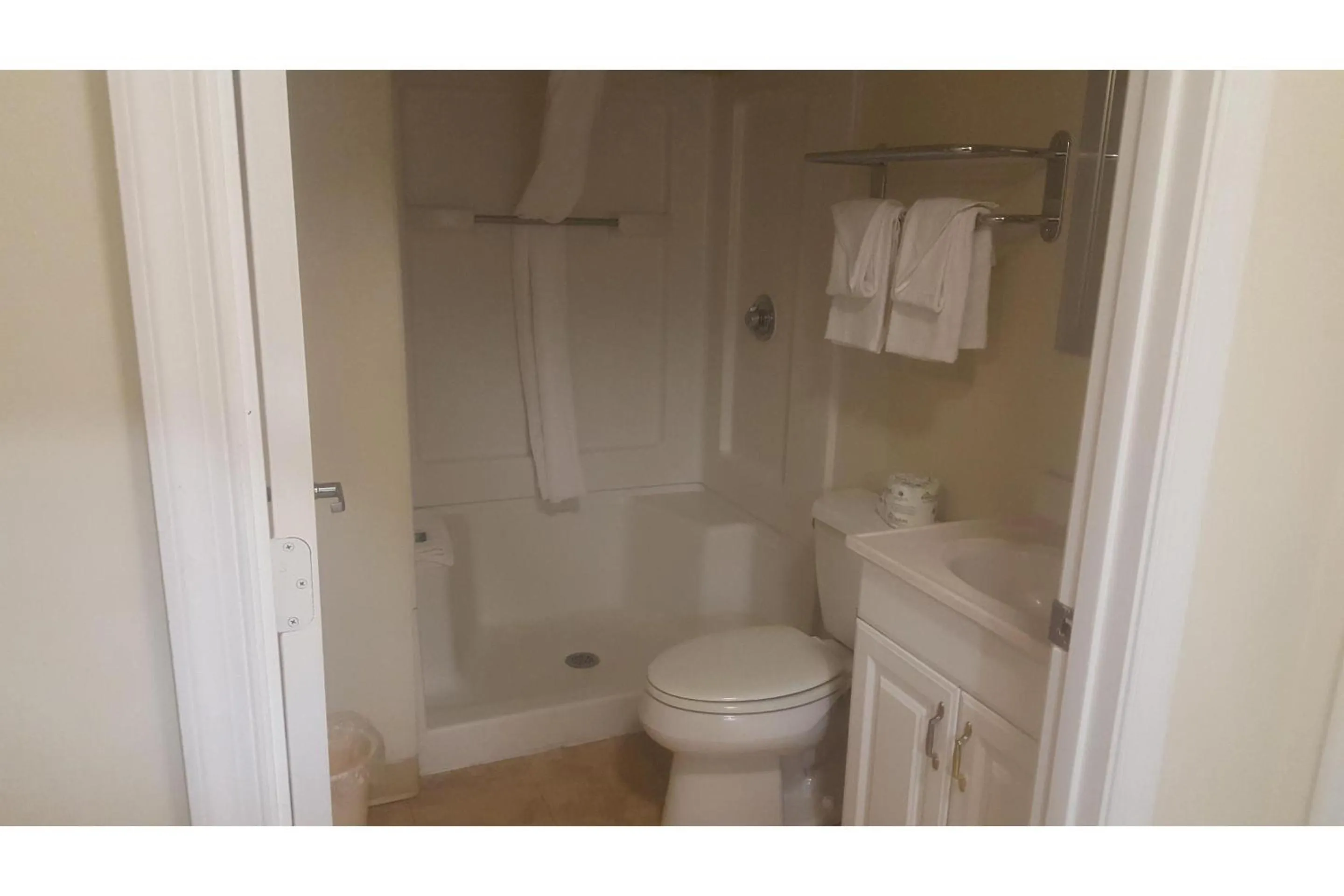 Bathroom in Studio 6-Richmond, VA - I-64 West