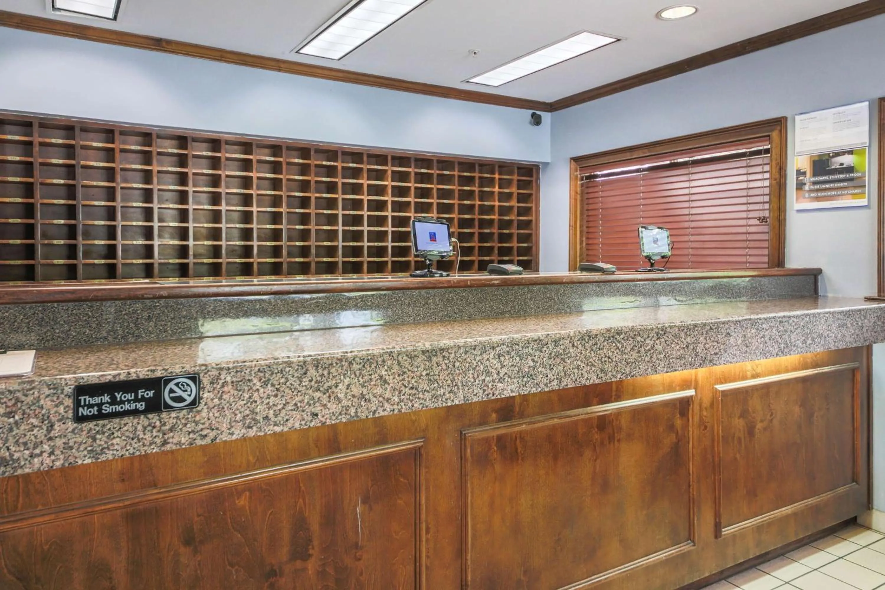 Lobby or reception in Studio 6 Greensboro NC I40