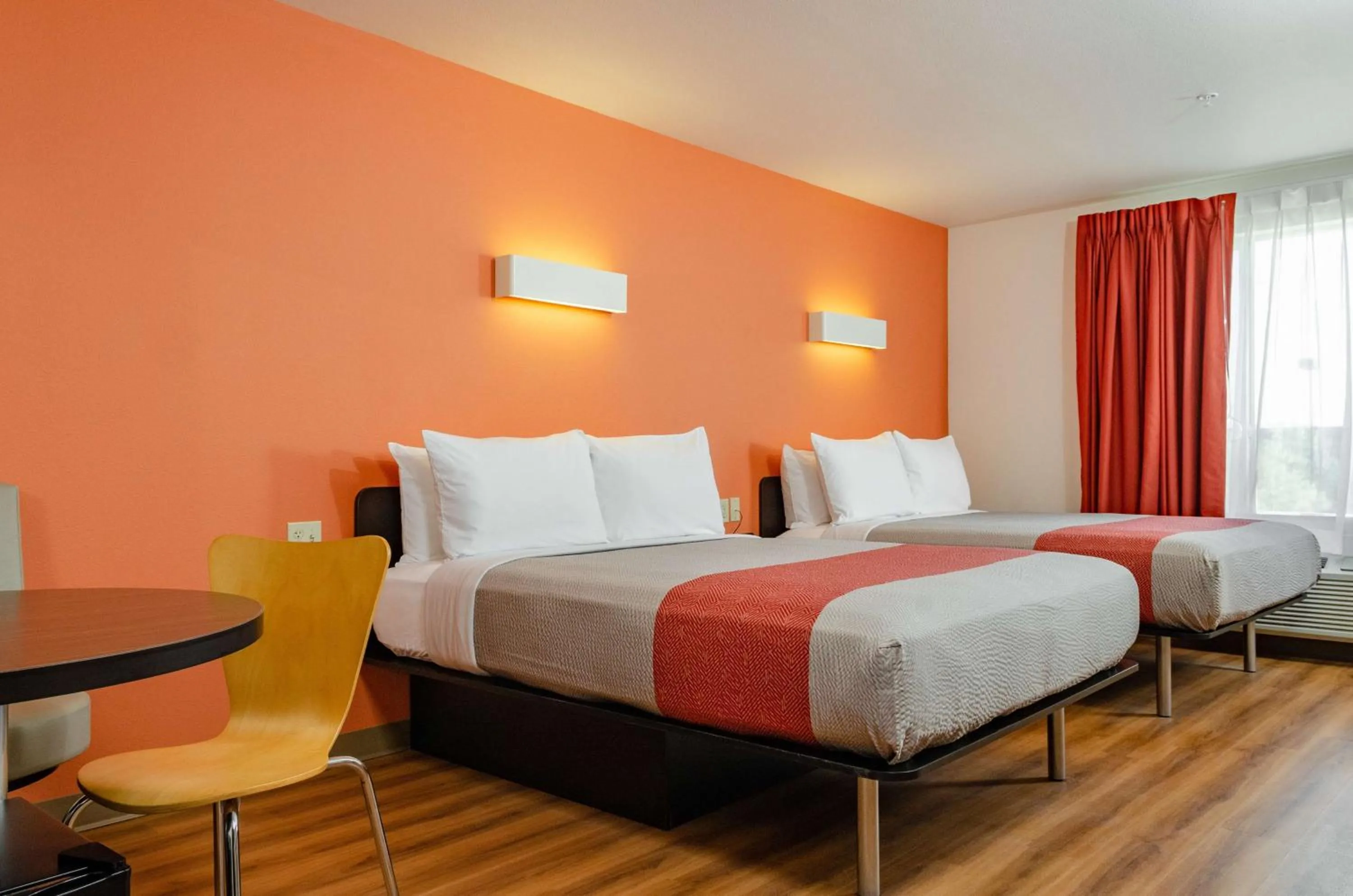 Photo of the whole room, Bed in Motel 6-Livingston, CA - Merced County