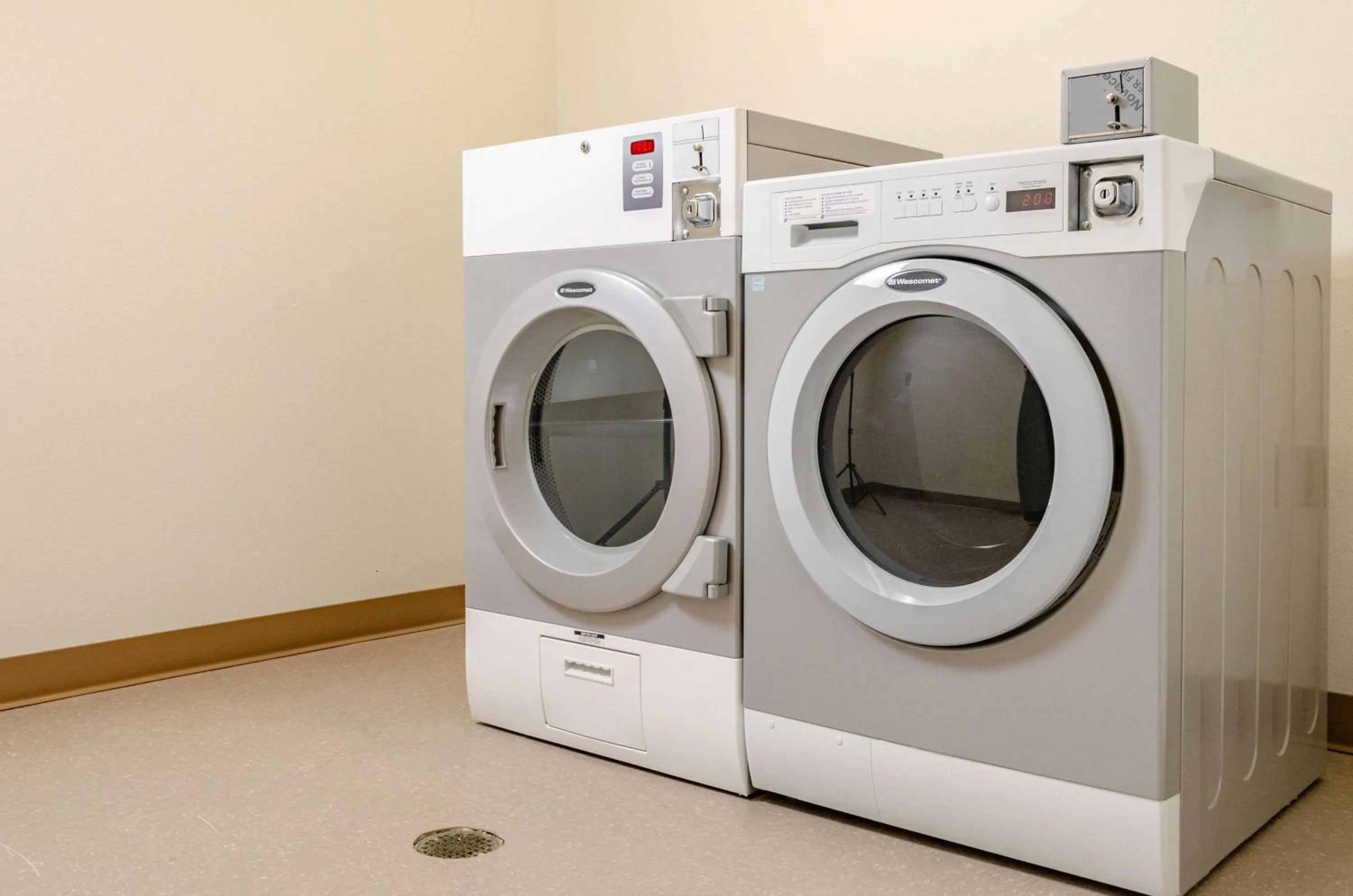 On site in Motel 6-Livingston, CA - Merced County