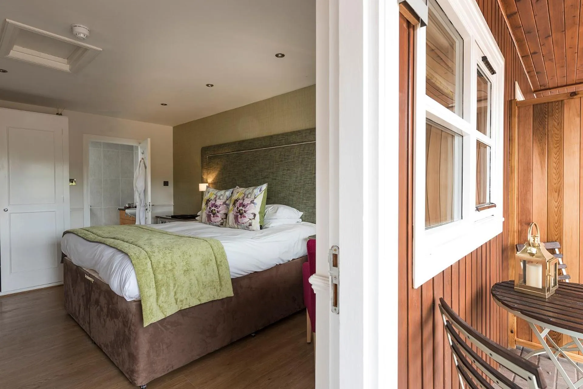 Shower, Bed in The Lovat, Loch Ness