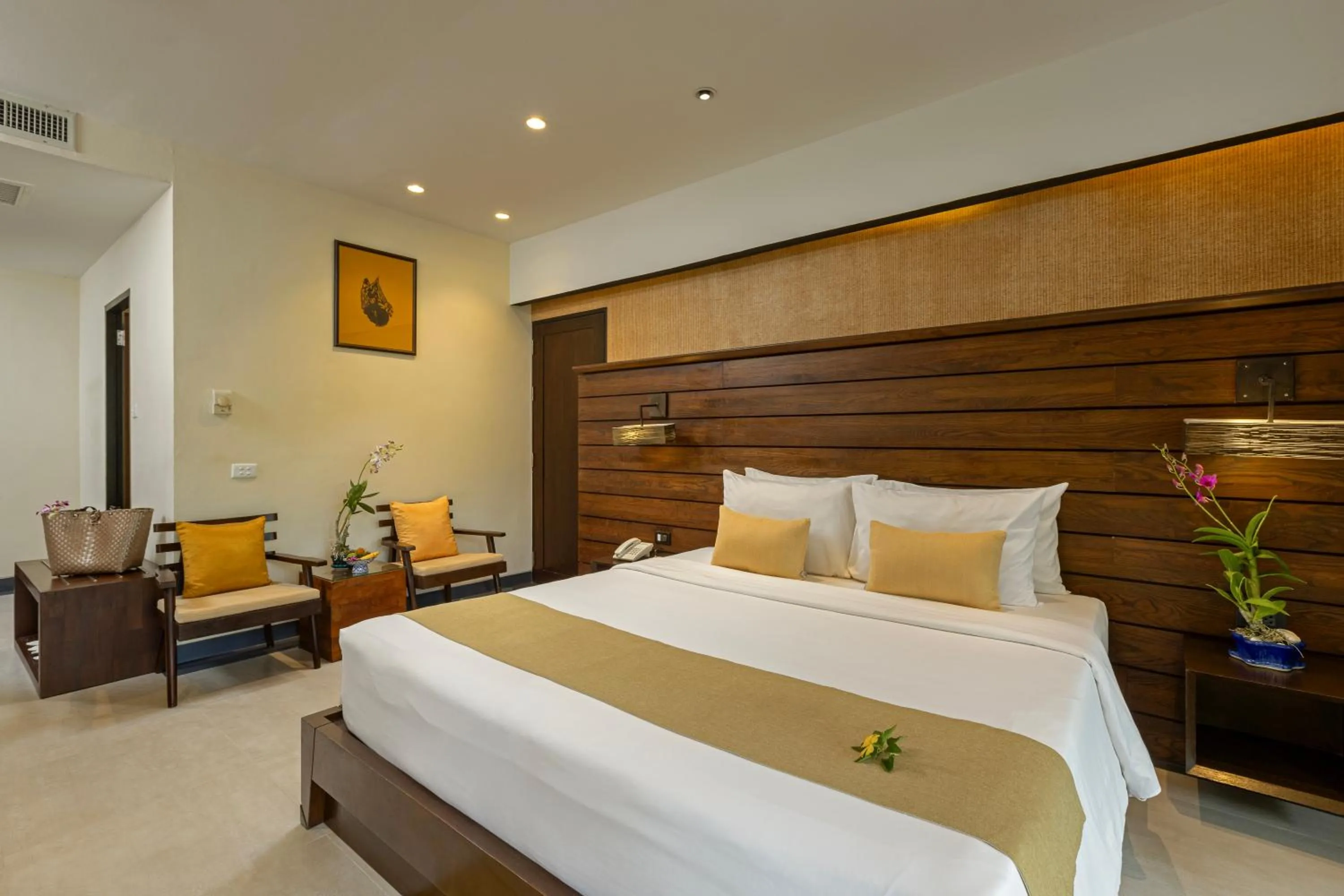 Bed in Khaolak Wanaburee Resort - SHA Extra Plus