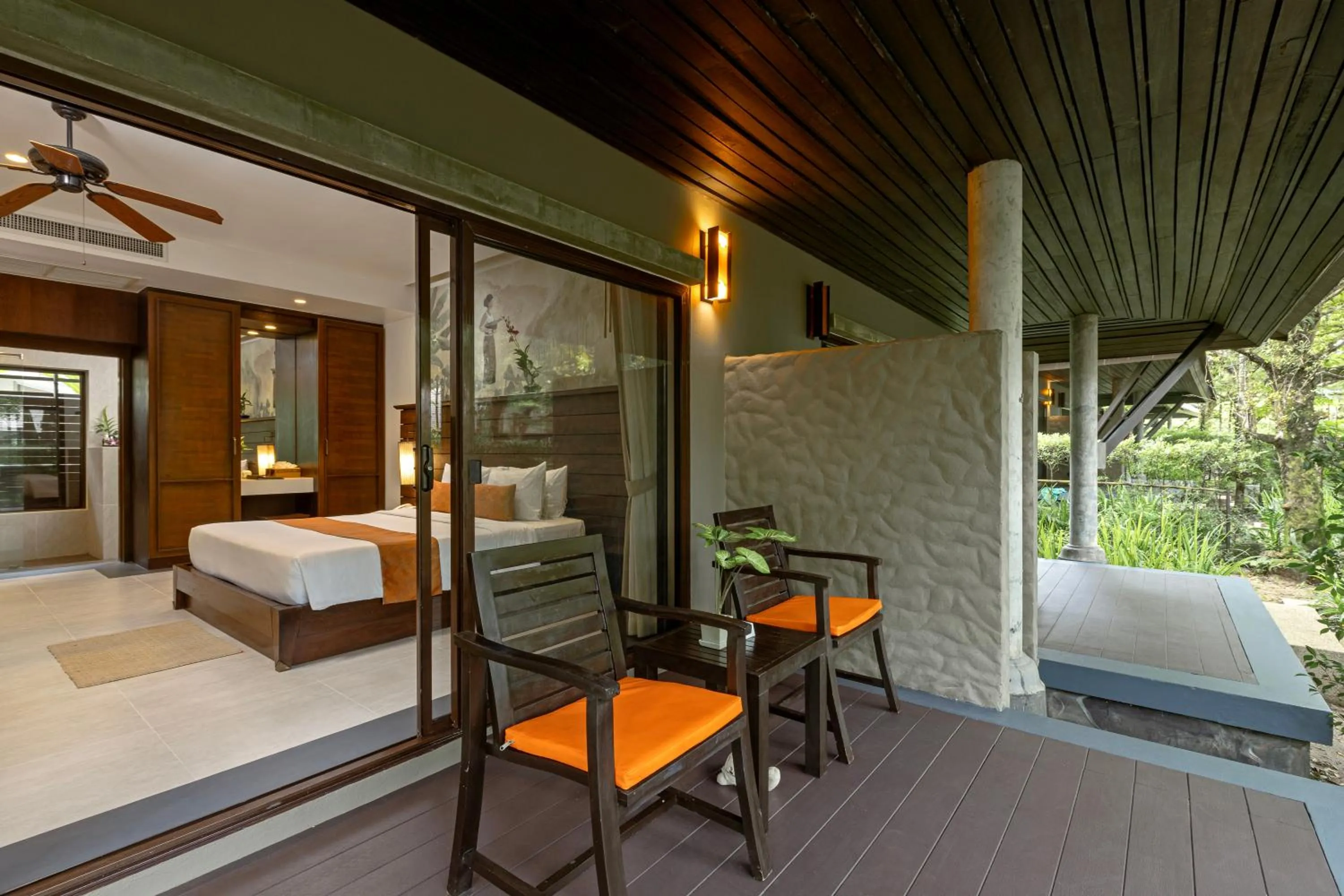 Bed in Khaolak Wanaburee Resort - SHA Extra Plus
