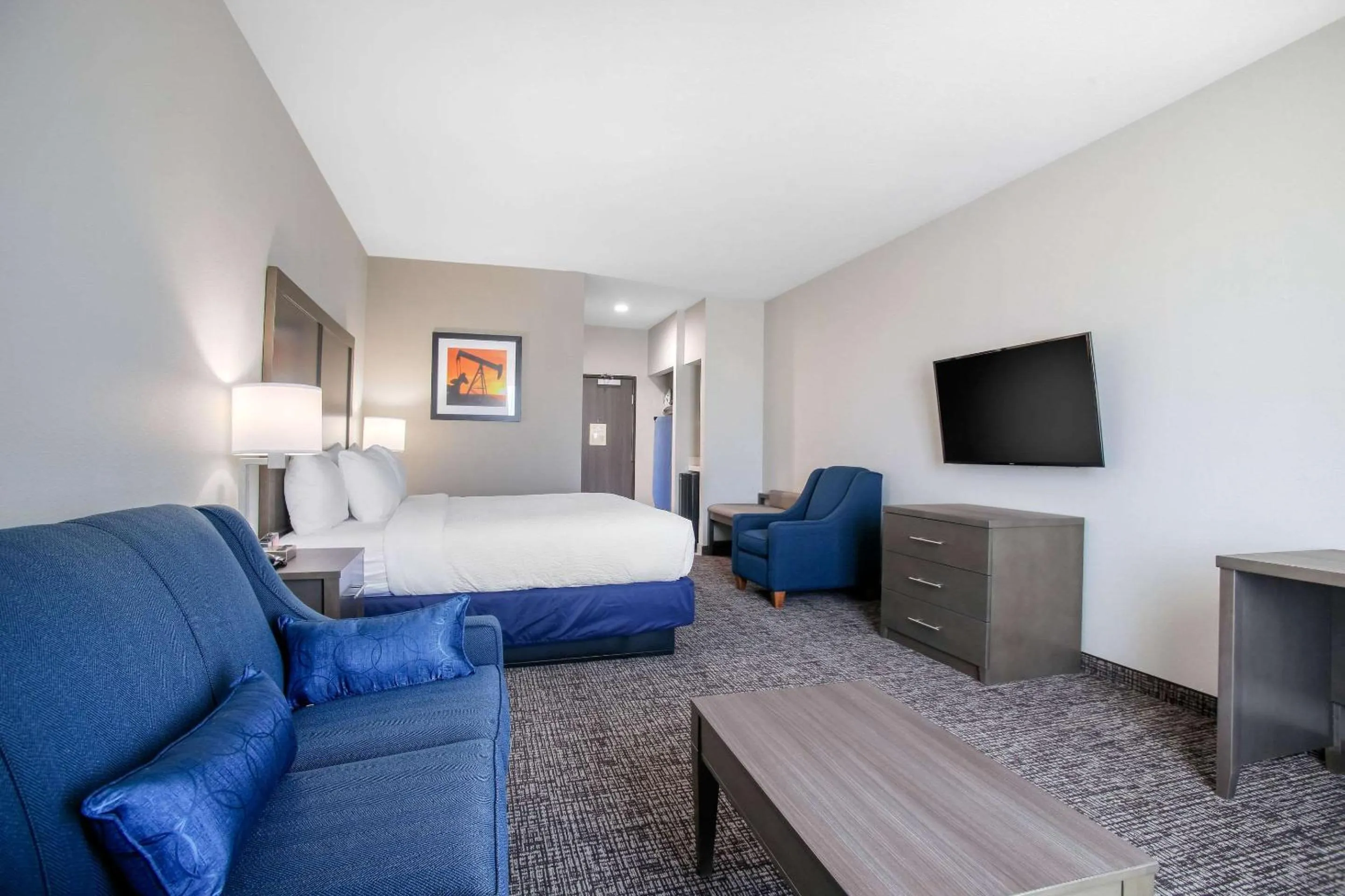 Photo of the whole room, Bed in Holiday Inn Express & Suites Tulsa East - Catoosa by IHG