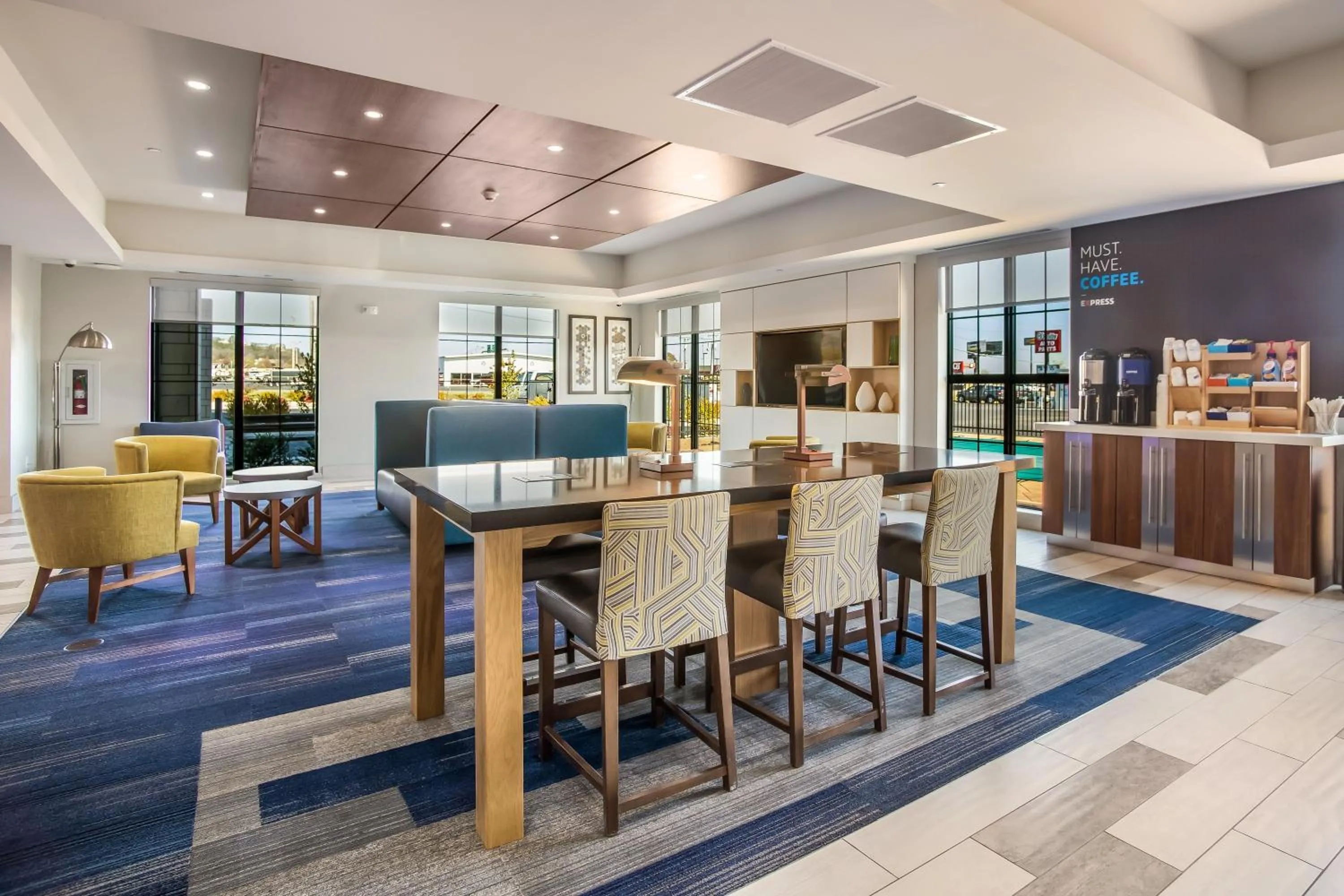 Lobby or reception in Holiday Inn Express & Suites Tulsa East - Catoosa by IHG