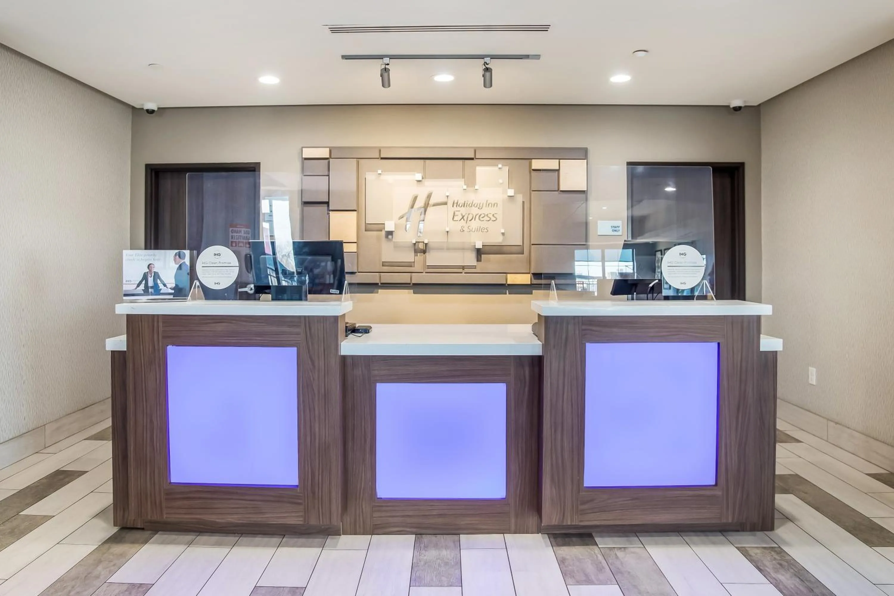 Lobby or reception in Holiday Inn Express & Suites Tulsa East - Catoosa by IHG