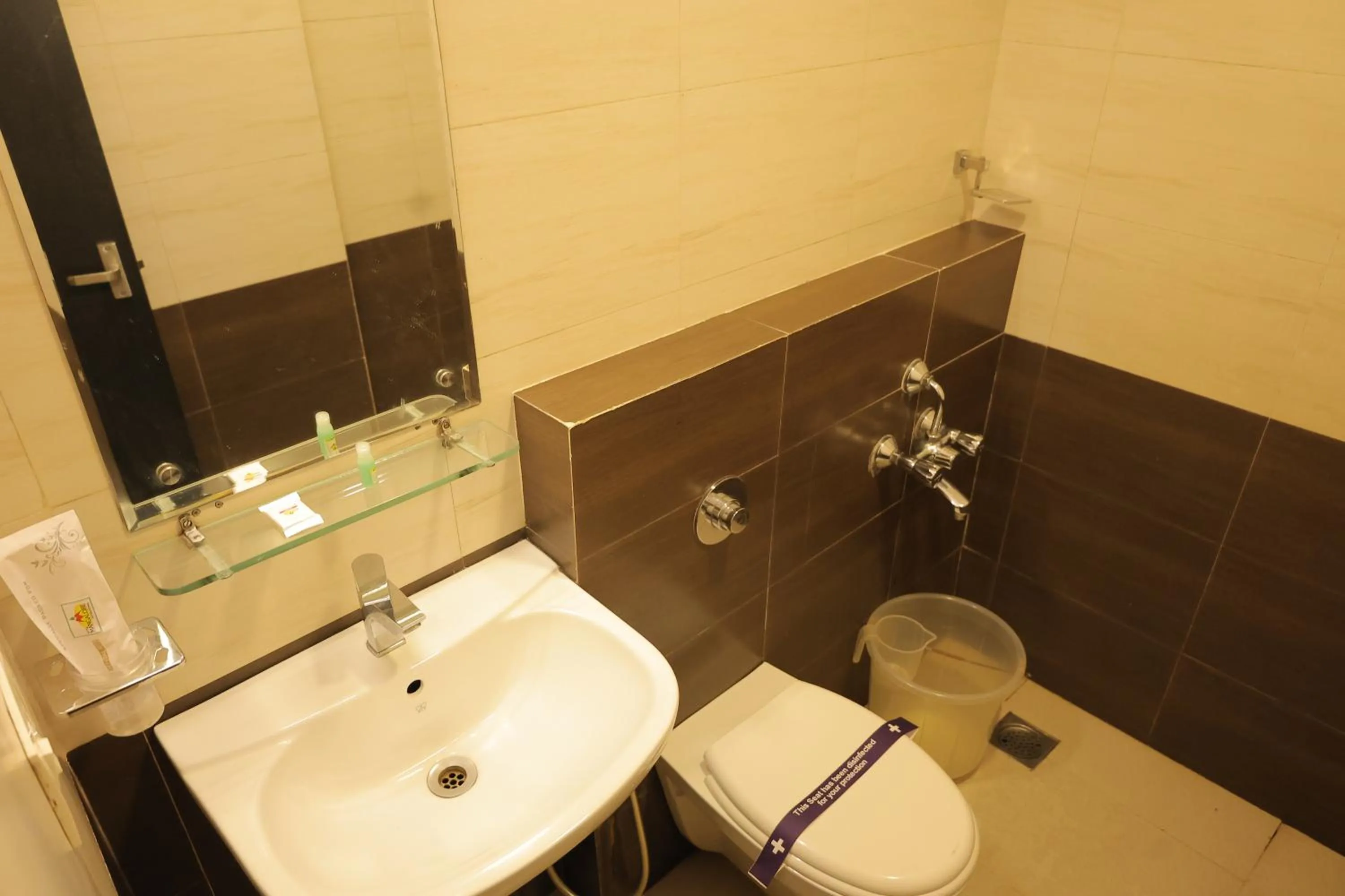 Bathroom in Hotel Mangalore International