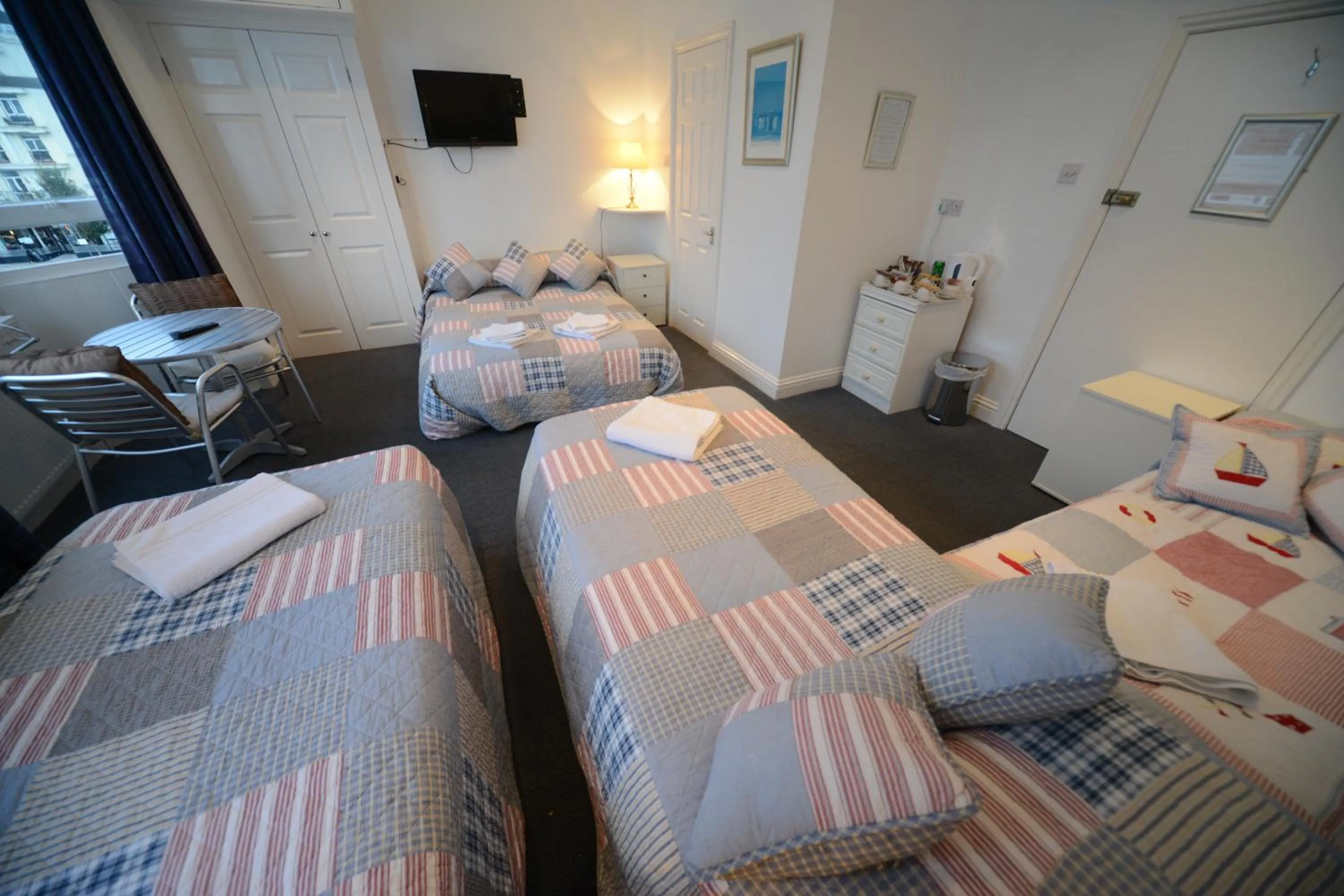 Bedroom, Bed in Marine View