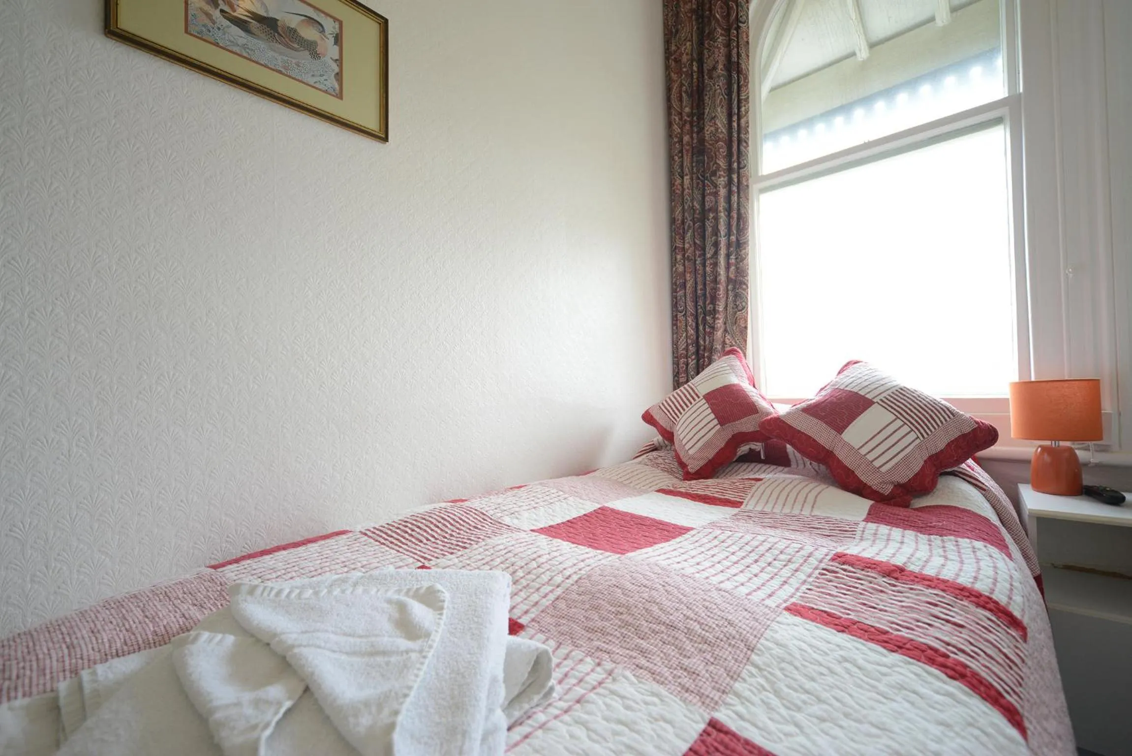 Bedroom, Bed in Marine View