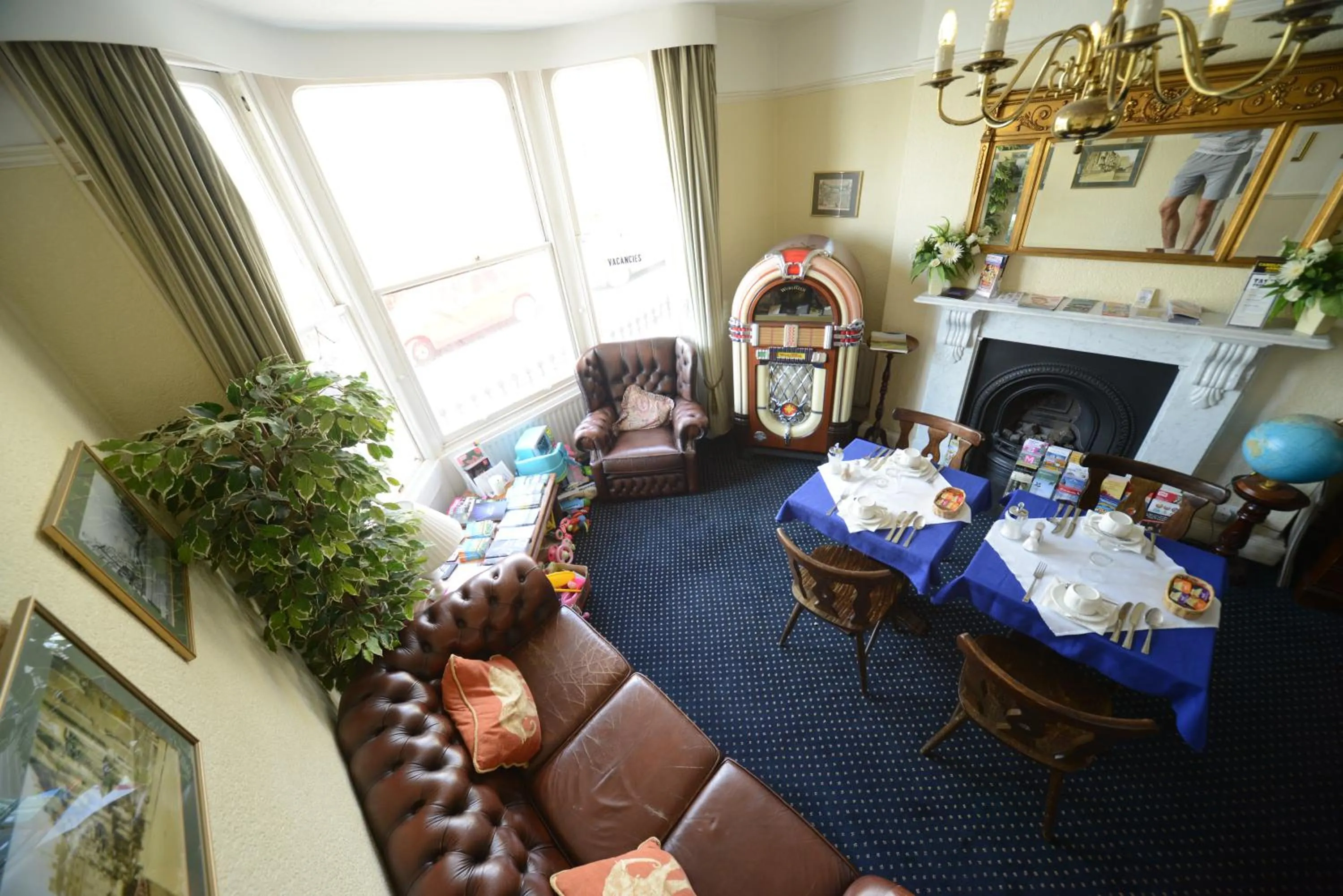 Restaurant/places to eat in Marine View