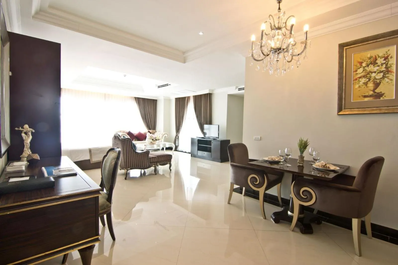 Seating area in LK Royal Wing