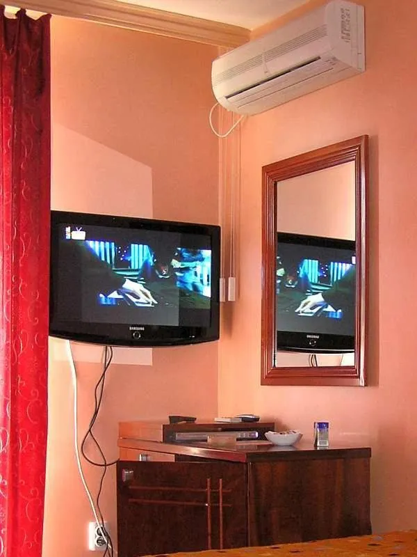TV and multimedia in Hotel Royal