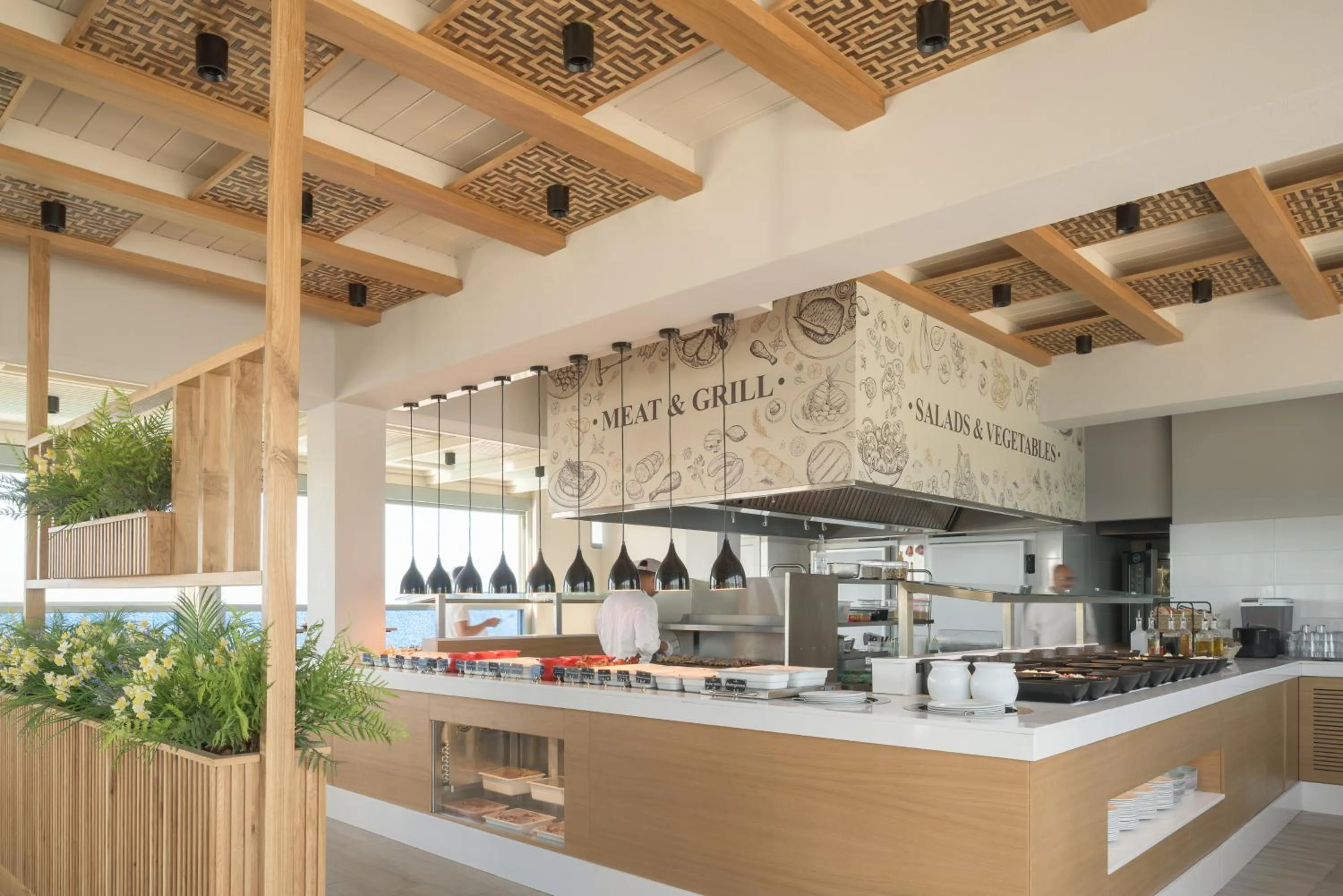 Restaurant/places to eat in Lyttos Beach