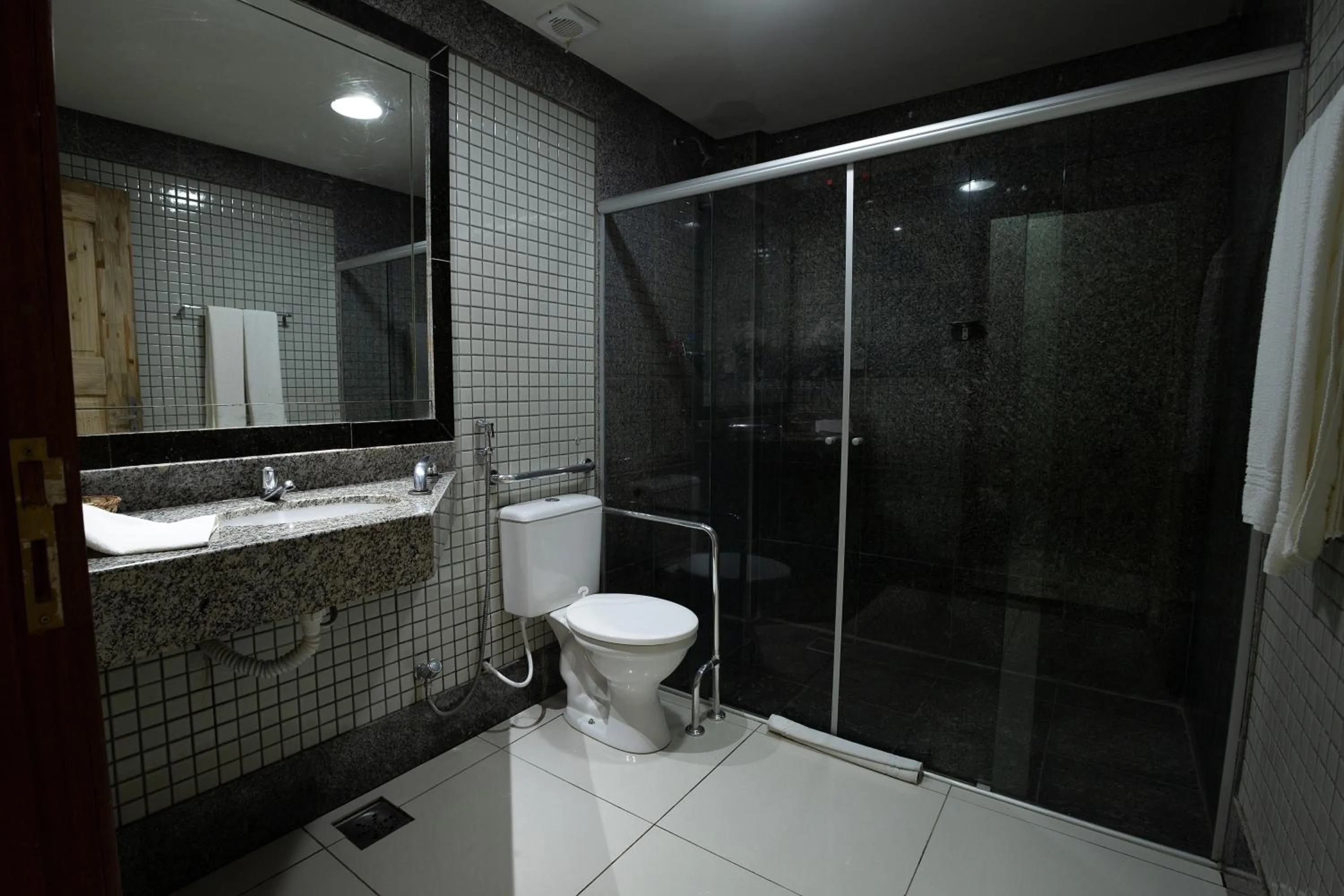 Shower in Hotel Green Hill