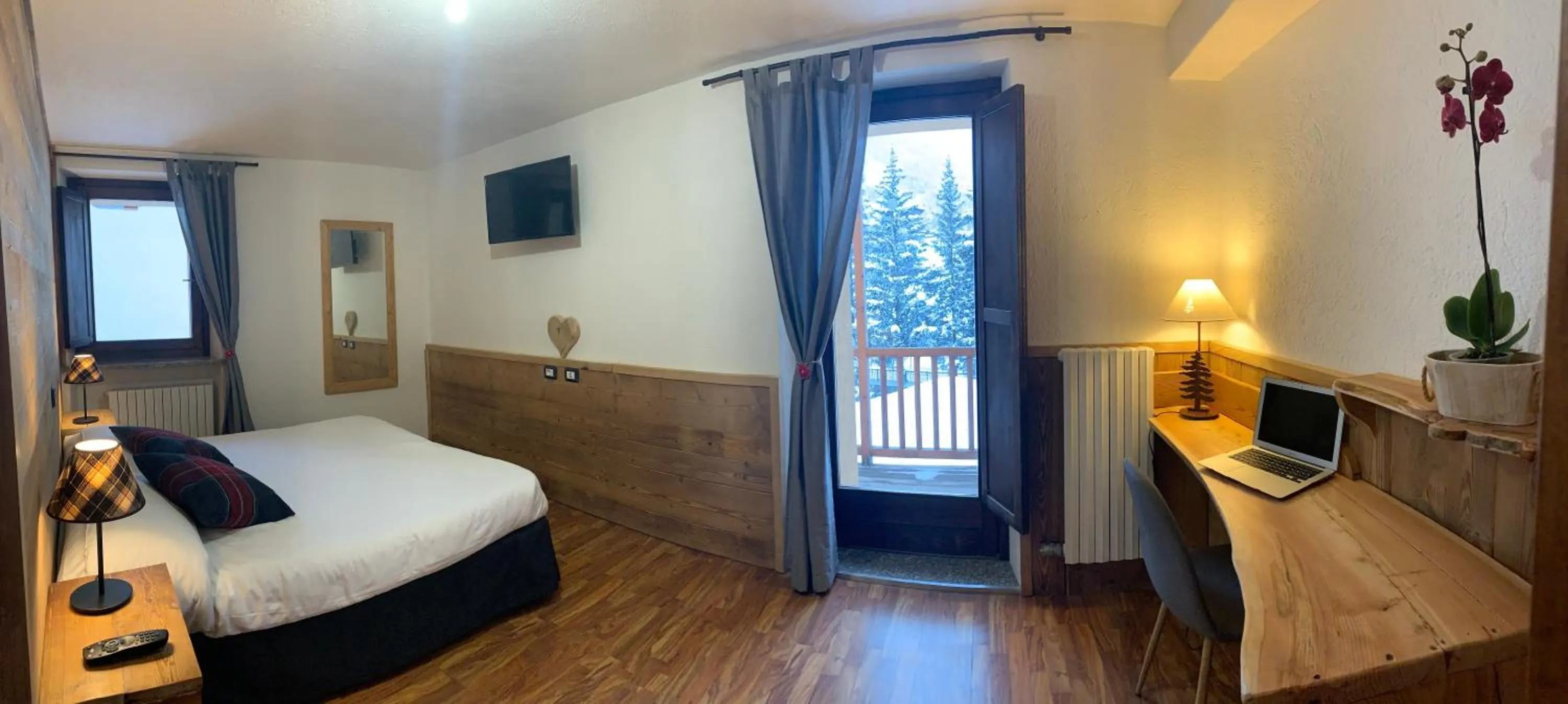 Bed in Hotel Coeur Du Village