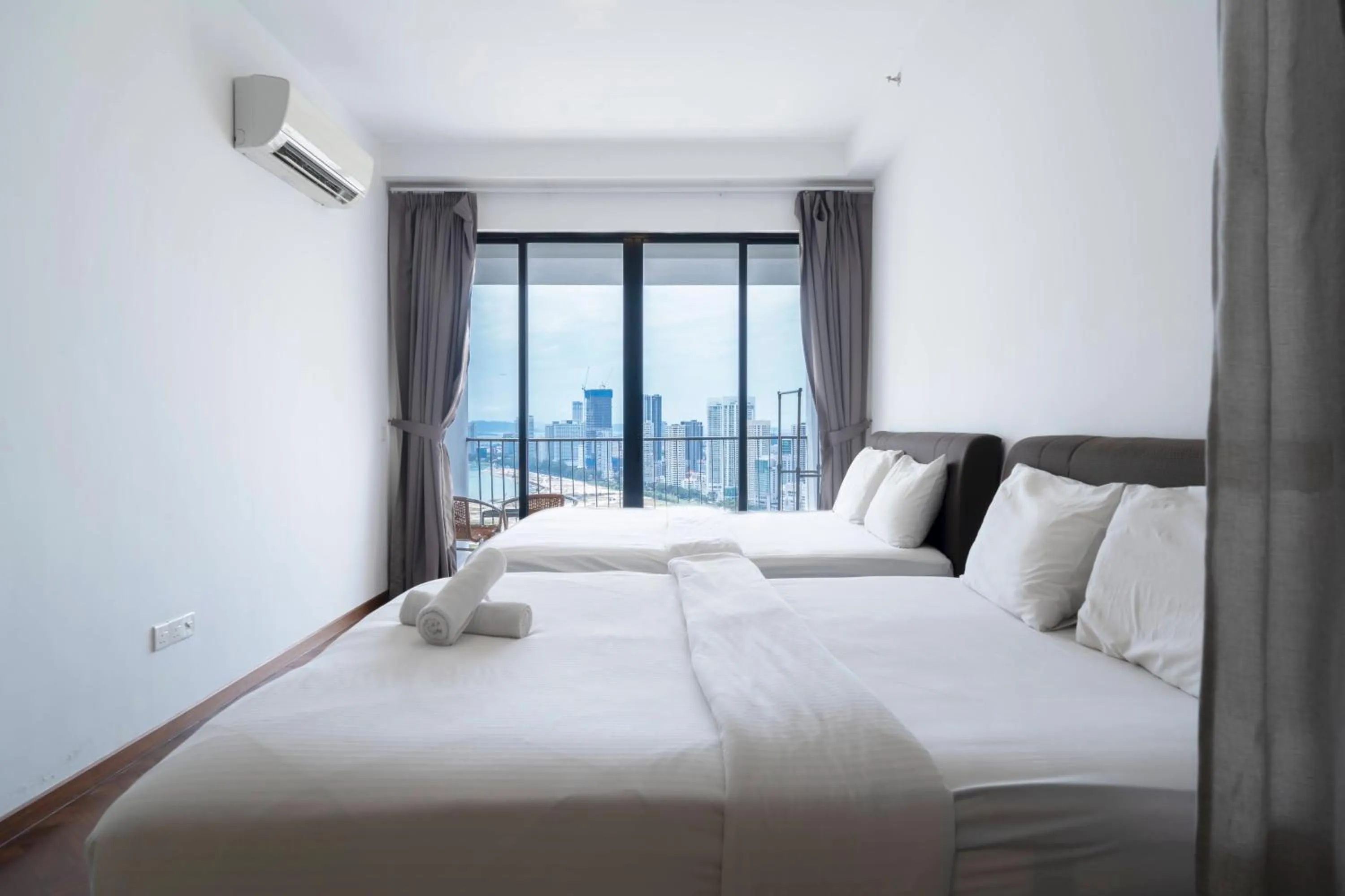 Bed in The Landmark by Katana