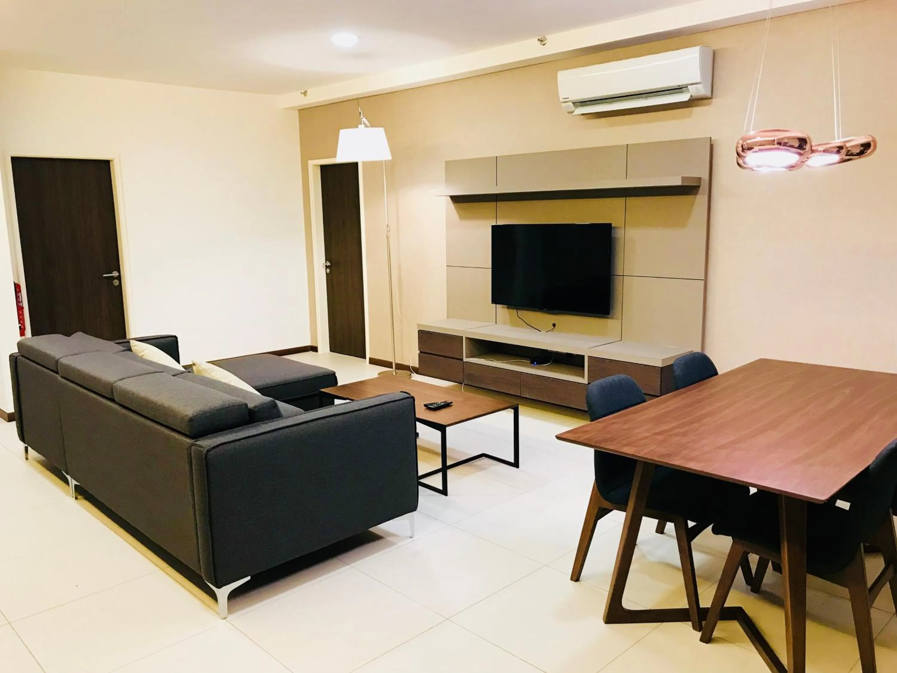 TV and multimedia in The Landmark by Katana