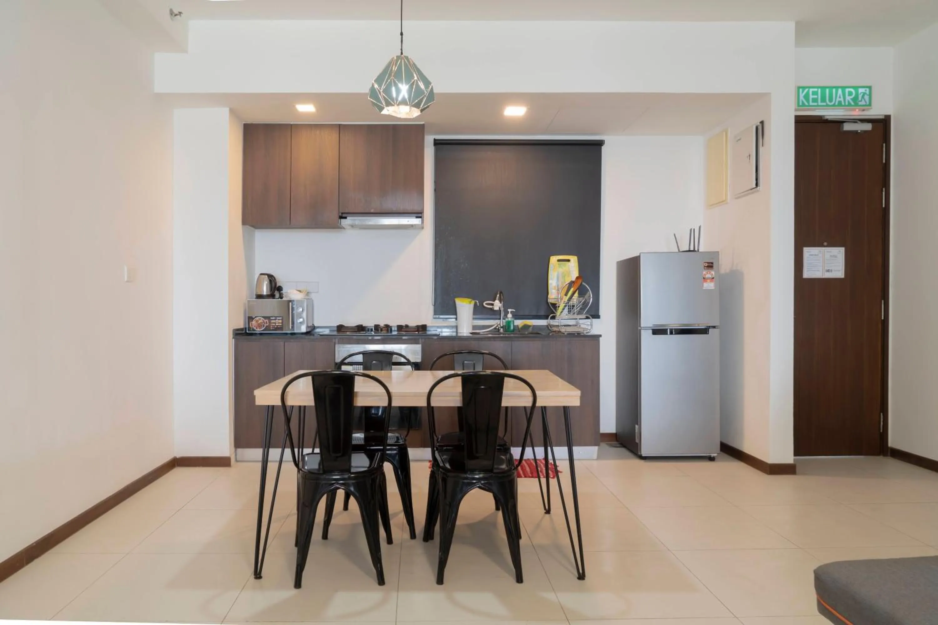 Kitchen or kitchenette in The Landmark by Katana