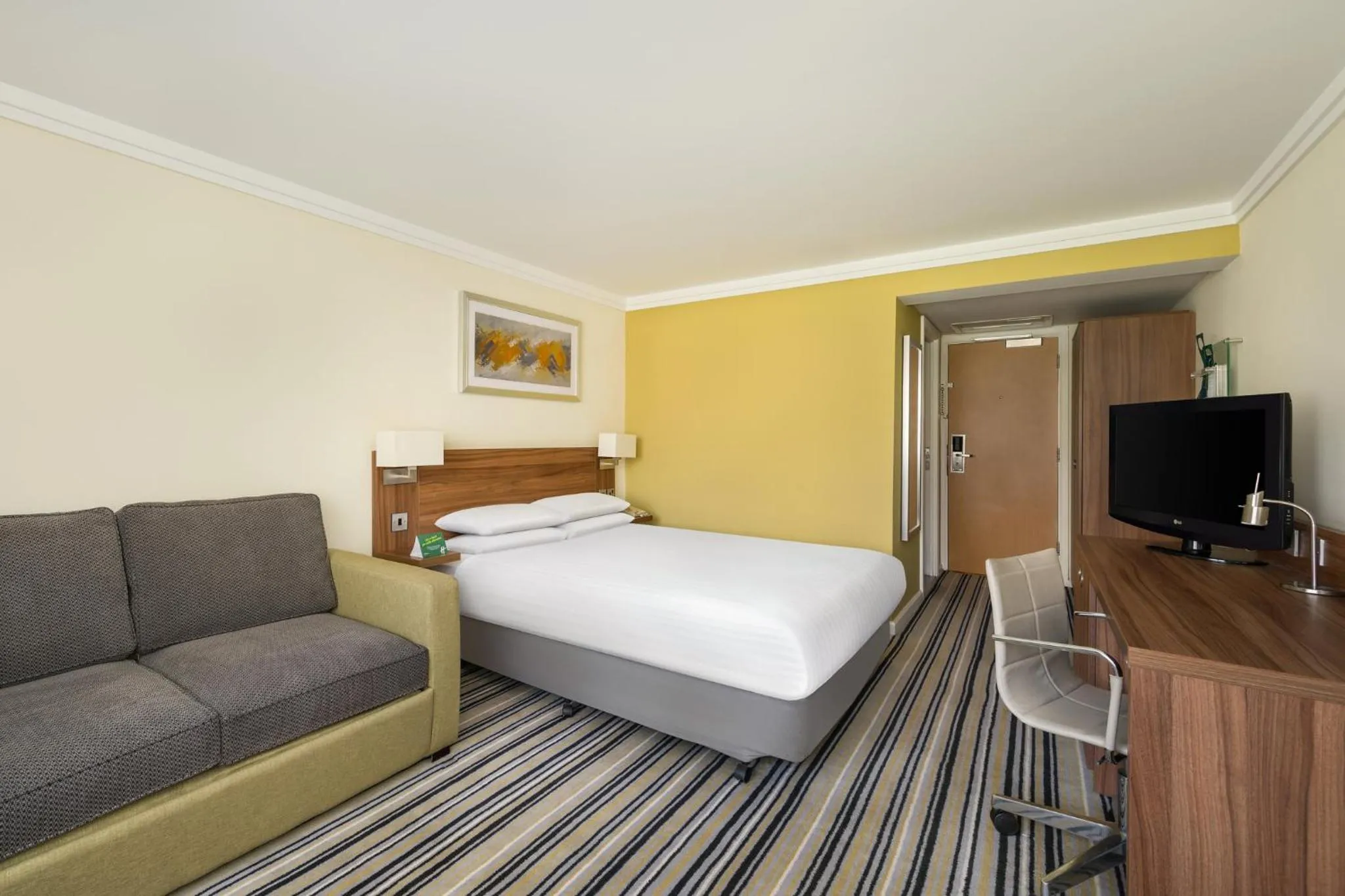 Photo of the whole room, Bed in Holiday Inn Norwich, Ipswich Road by IHG