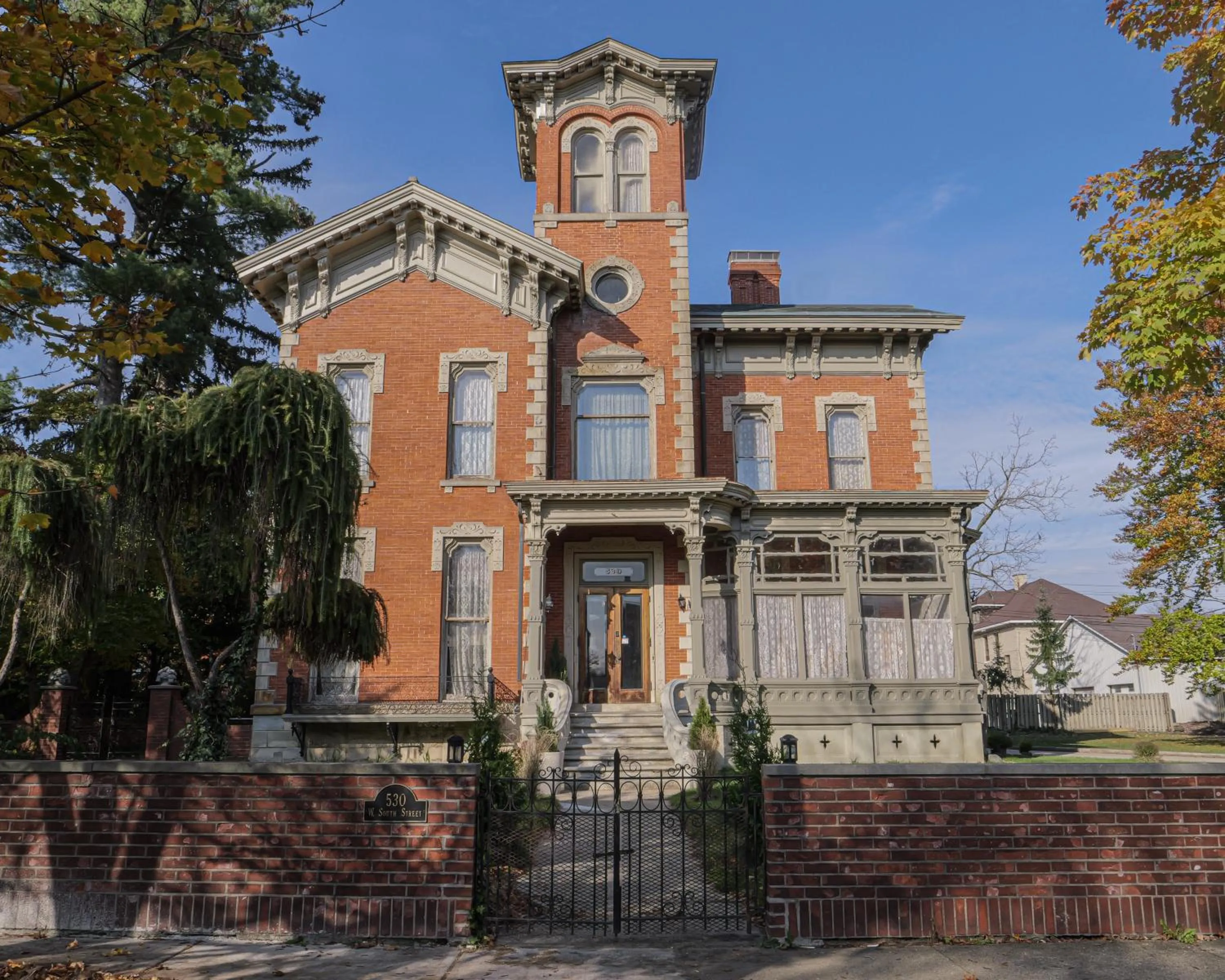 Day in Henderson Castle Inn