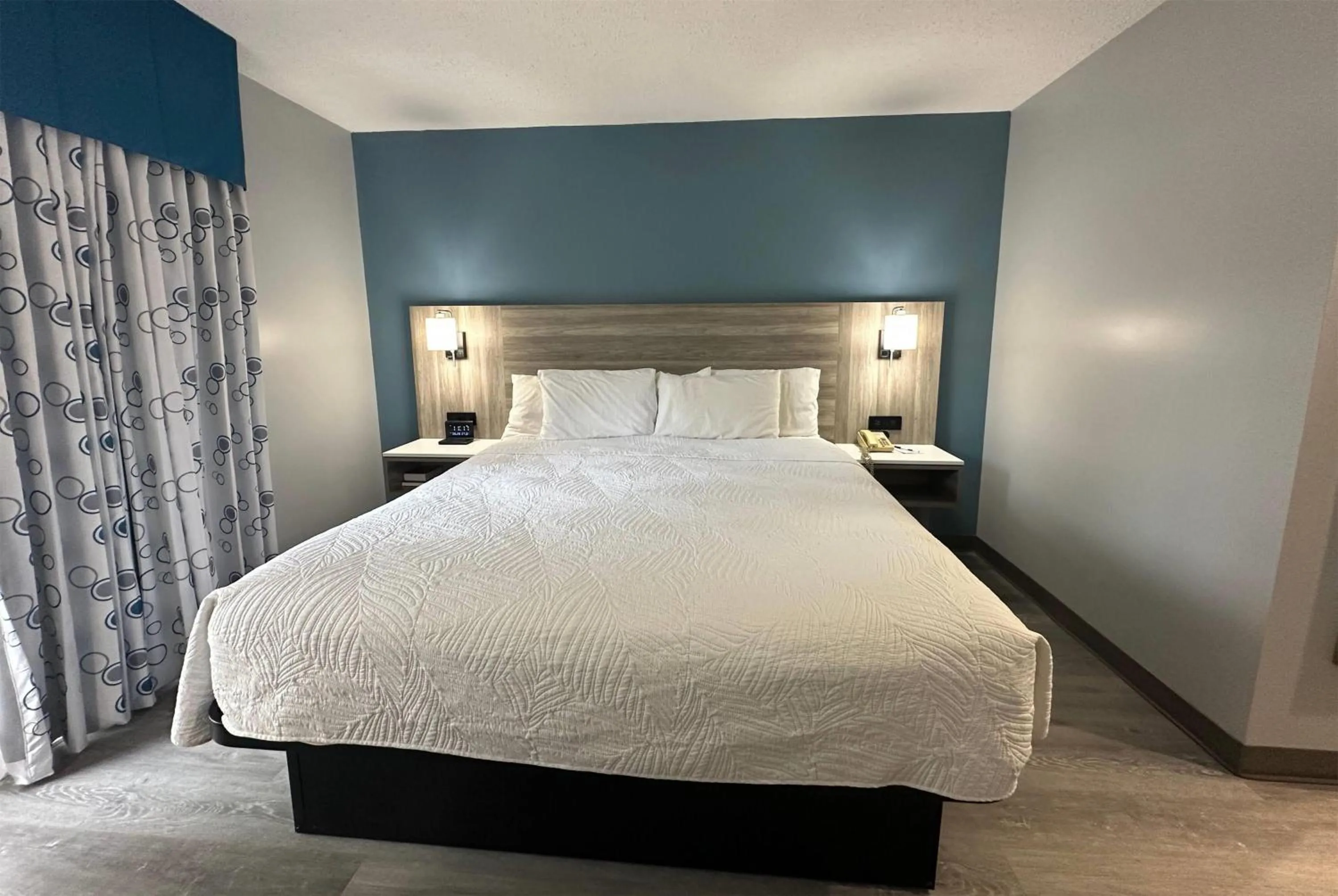 Photo of the whole room, Bed in Travelodge by Wyndham Bracebridge